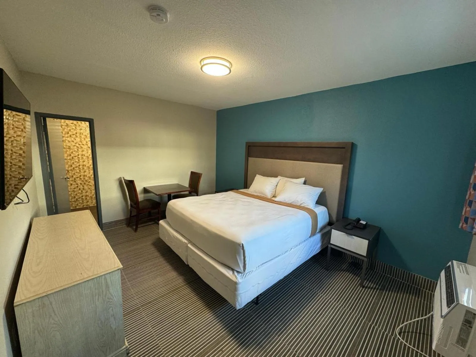 Bed in Essence Express Elizabeth EWR Airport