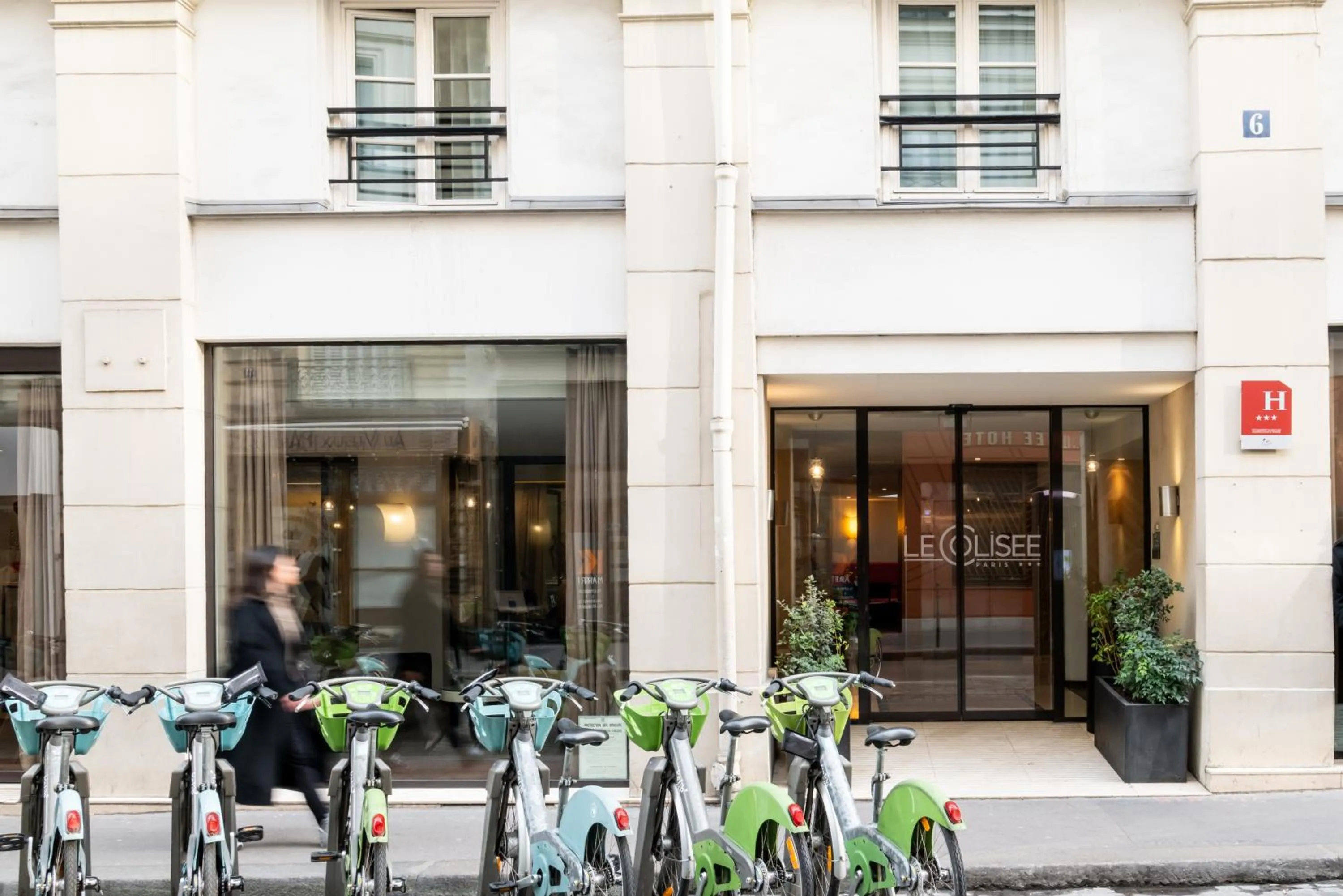 Property building in Hôtel Le Colisée