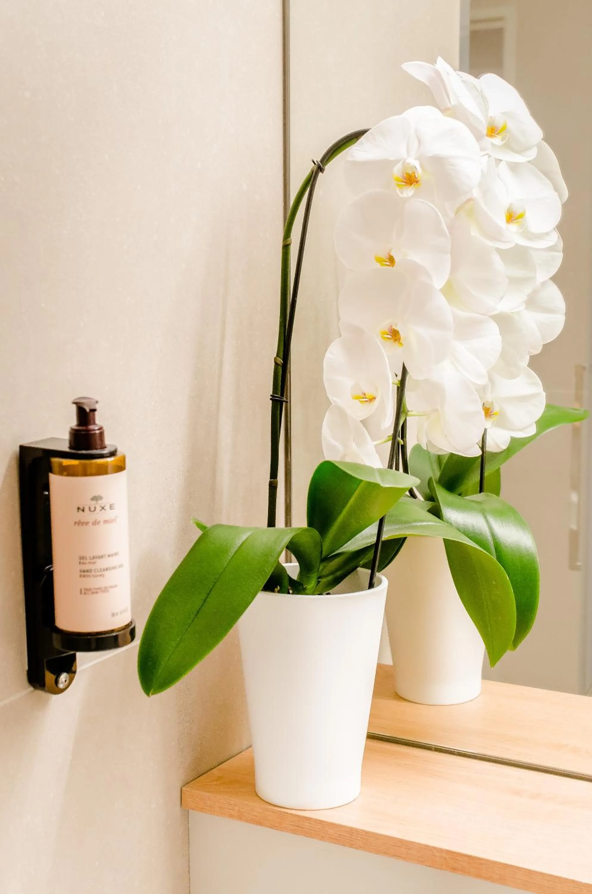 Bathroom in Golden Tulip Villepinte Roissy - Parc des Expositions