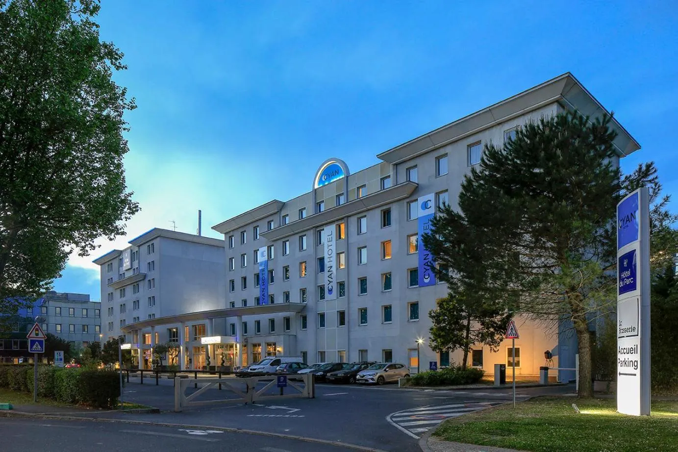 Property building in CYAN HOTEL - Roissy Villepinte Parc des Expositions