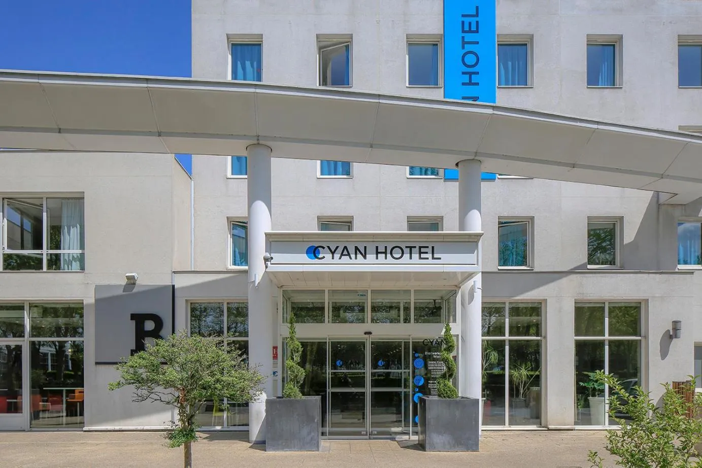 Property building in CYAN HOTEL - Roissy Villepinte Parc des Expositions