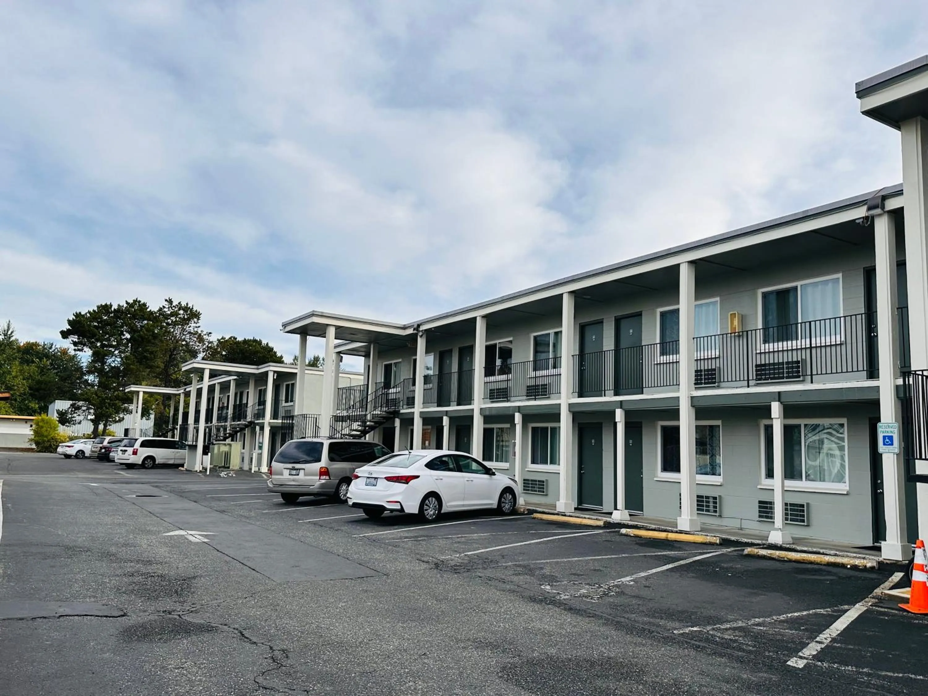 Property building in Northwoods Motel