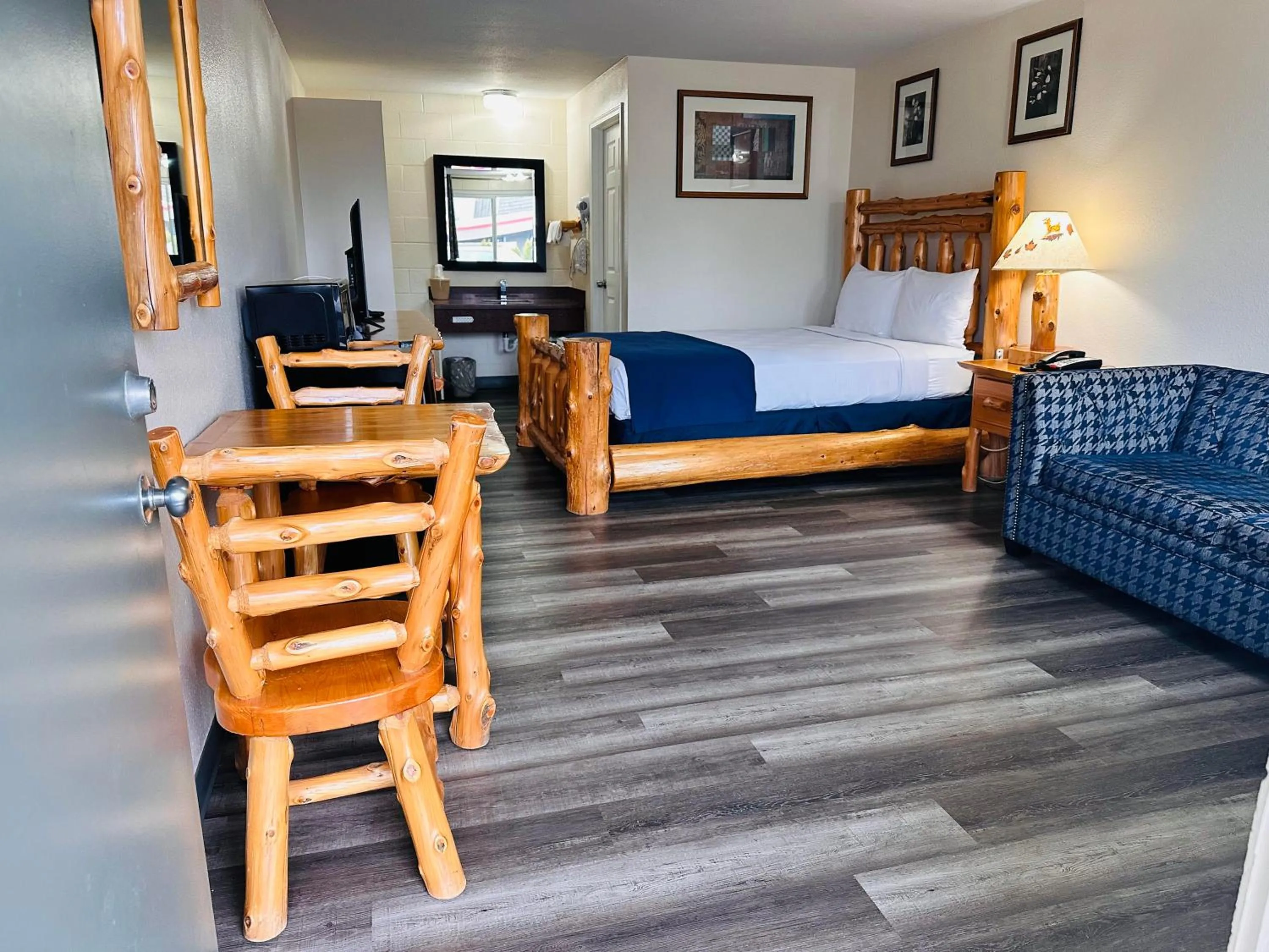 Bed in Northwoods Motel