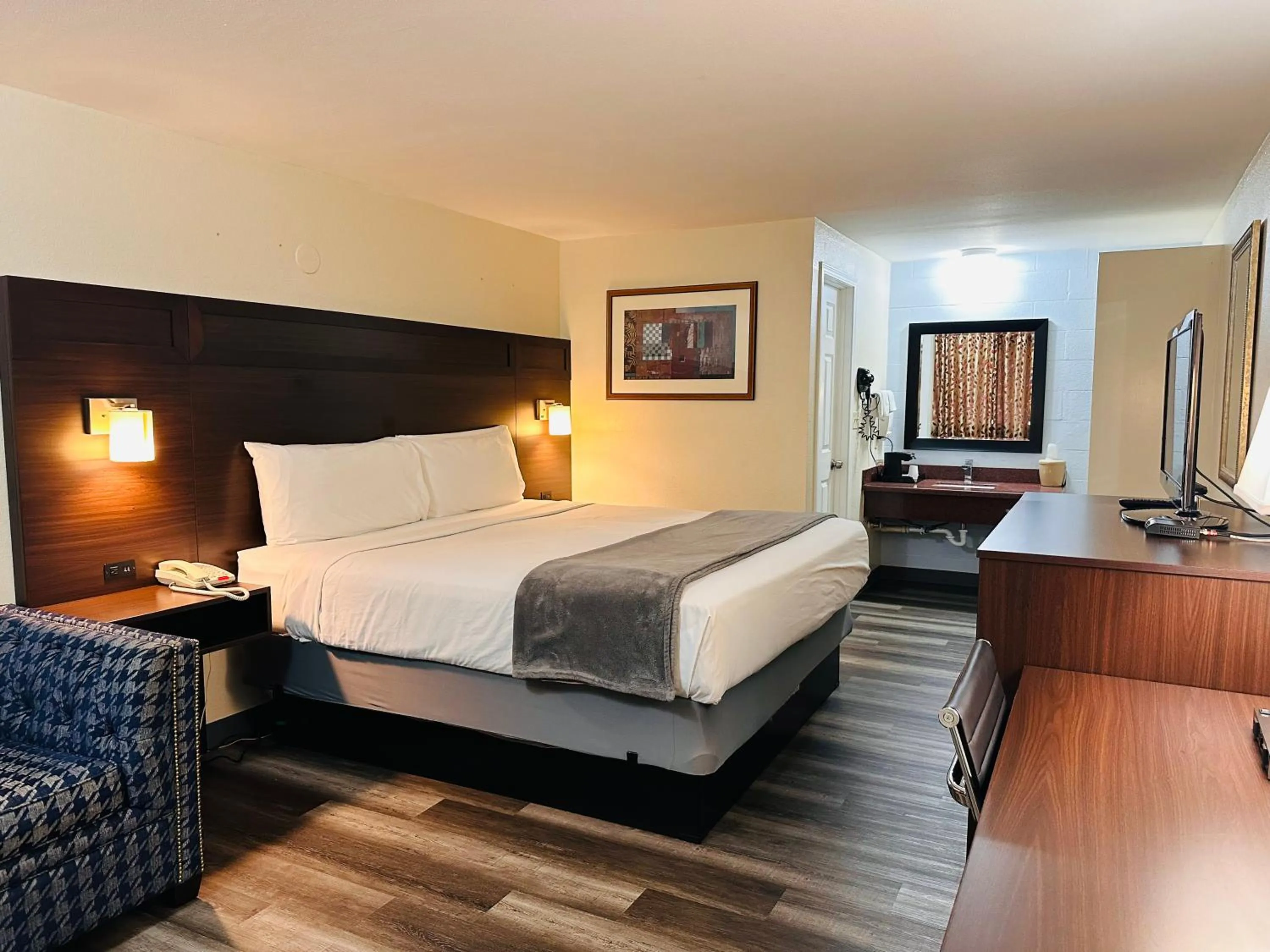 Bed in Northwoods Motel