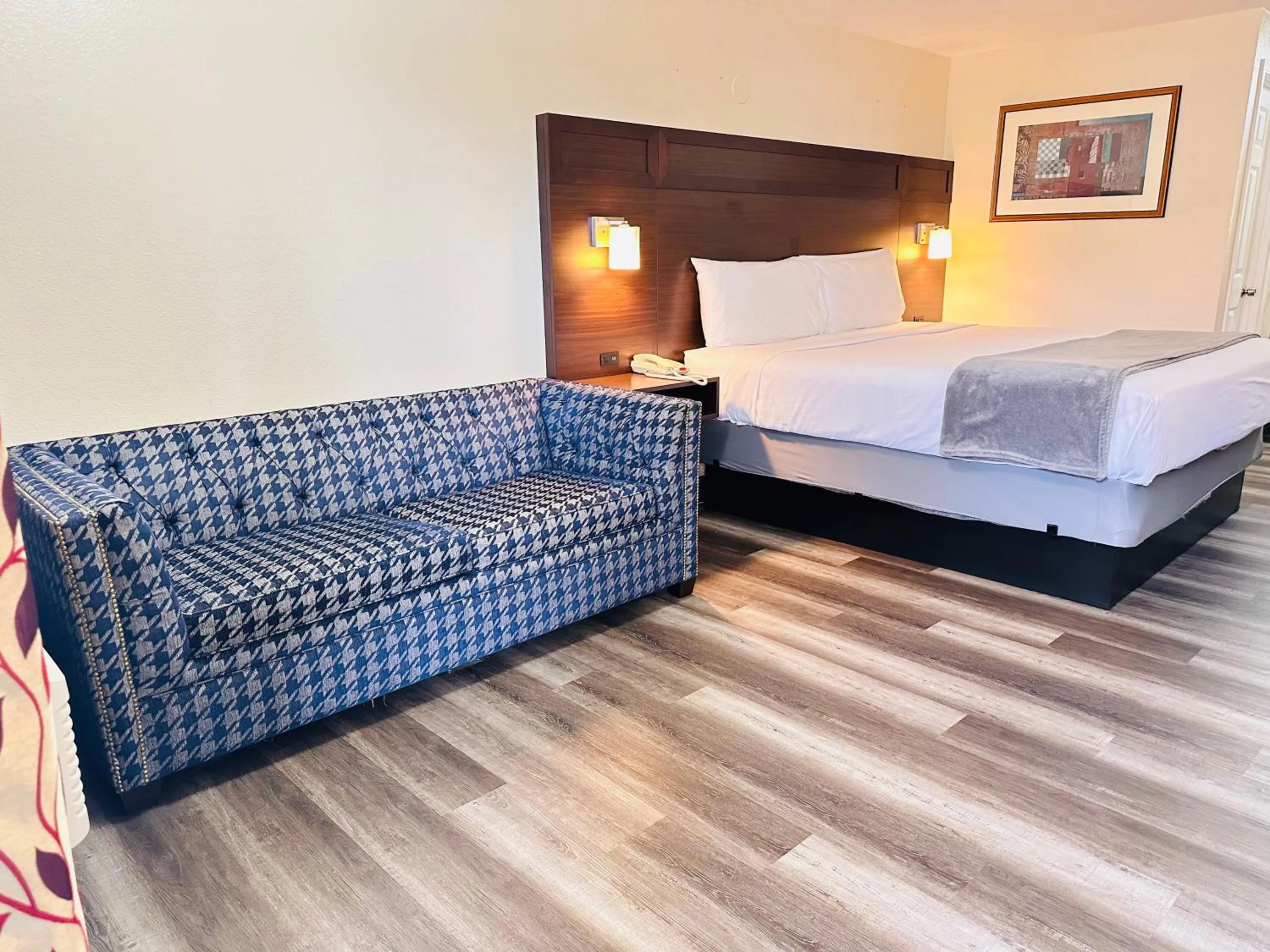 Bed in Northwoods Motel