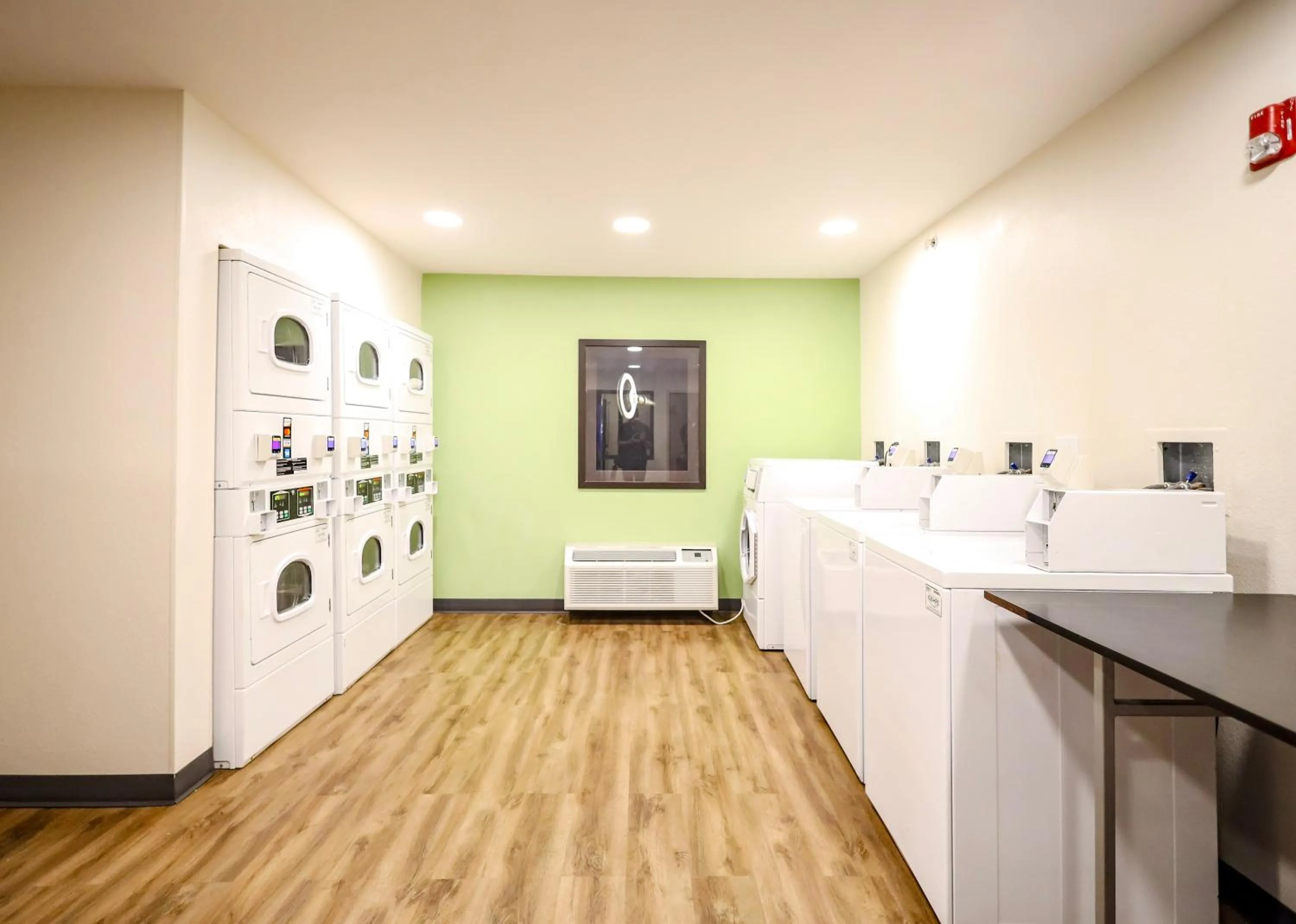 washing machine in Extended Stay America Suites - Cleveland - Beachwood - Orange Place - South