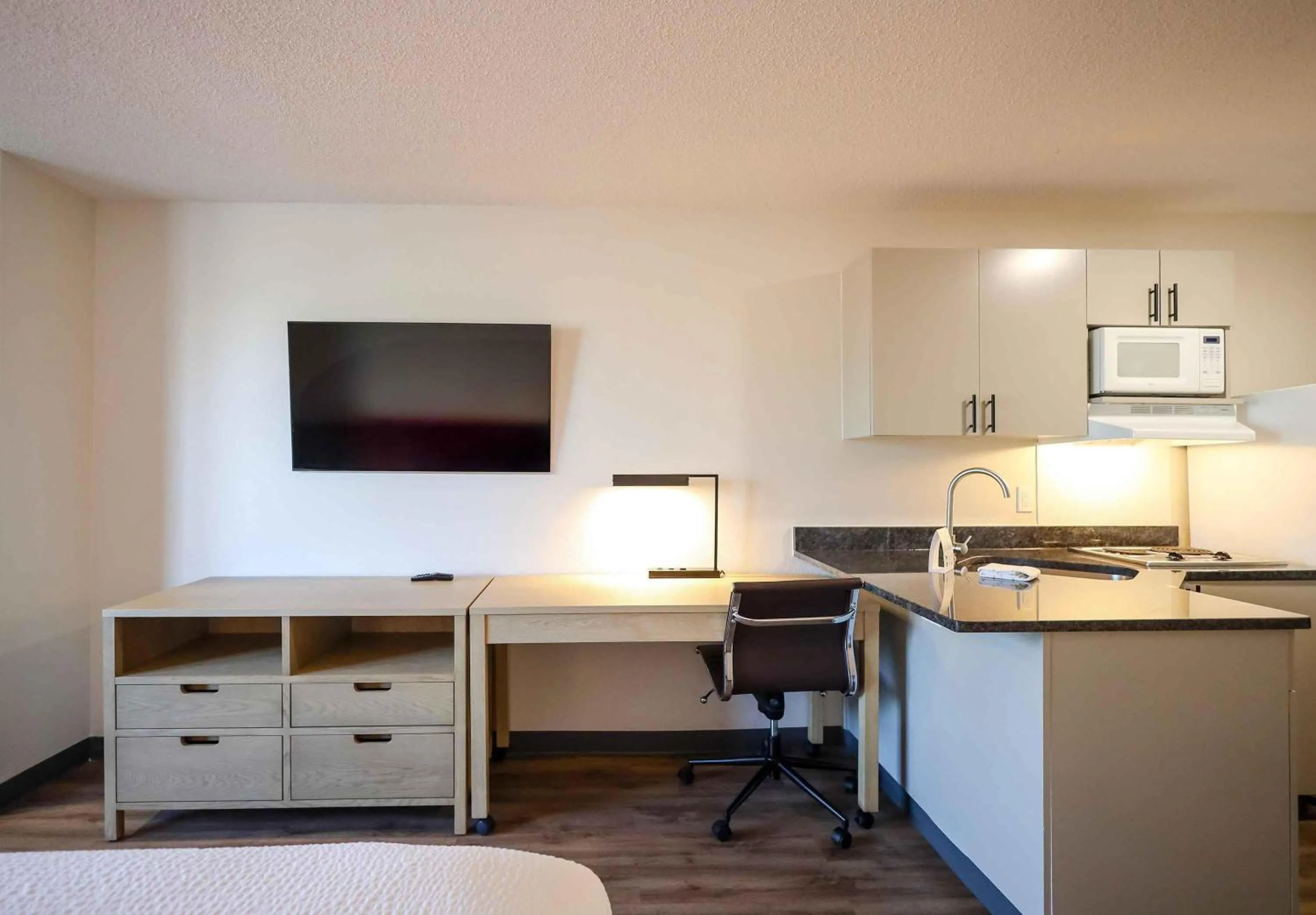 Bedroom in Extended Stay America Suites - Cleveland - Beachwood - Orange Place - South