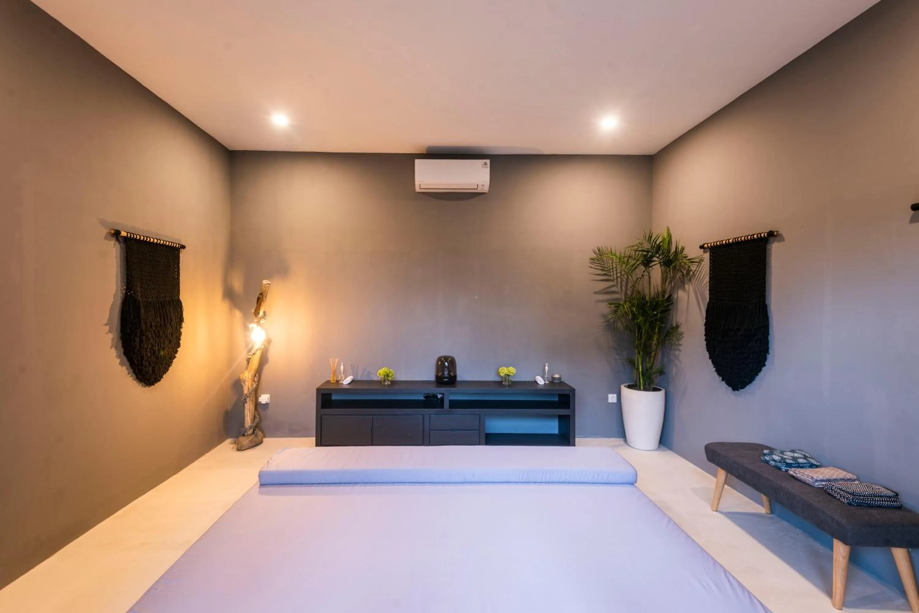 Massage, Bed in Canggu Dream Studios & Villas