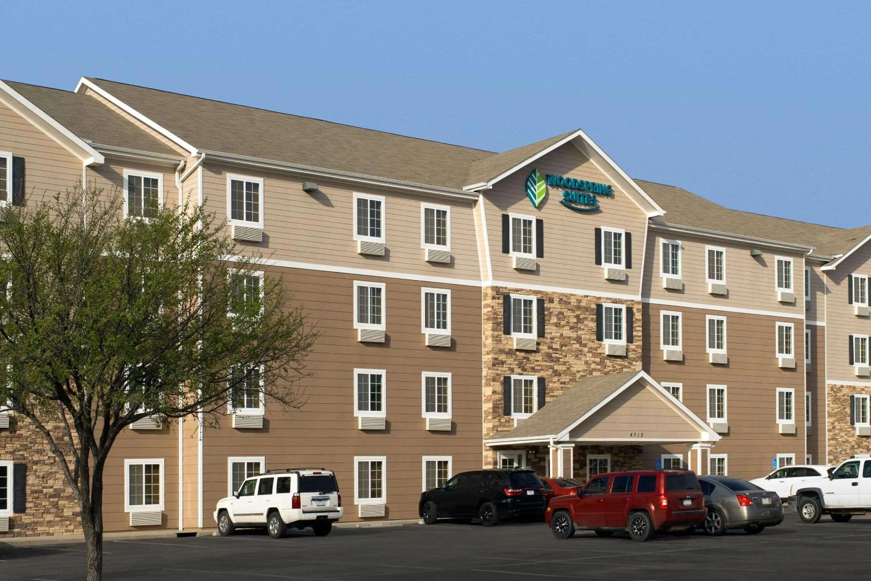 Property building in WoodSpring Suites Midland