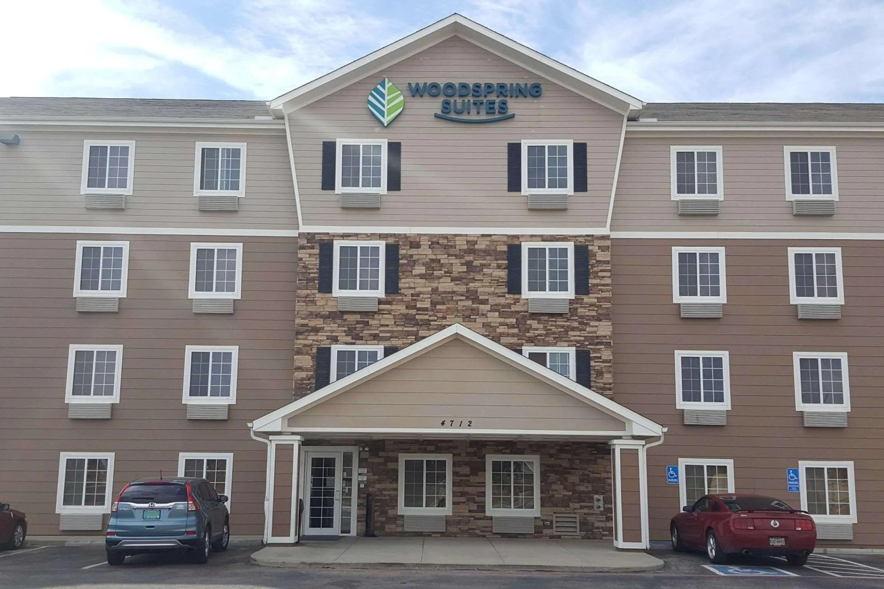 Property building in WoodSpring Suites Midland