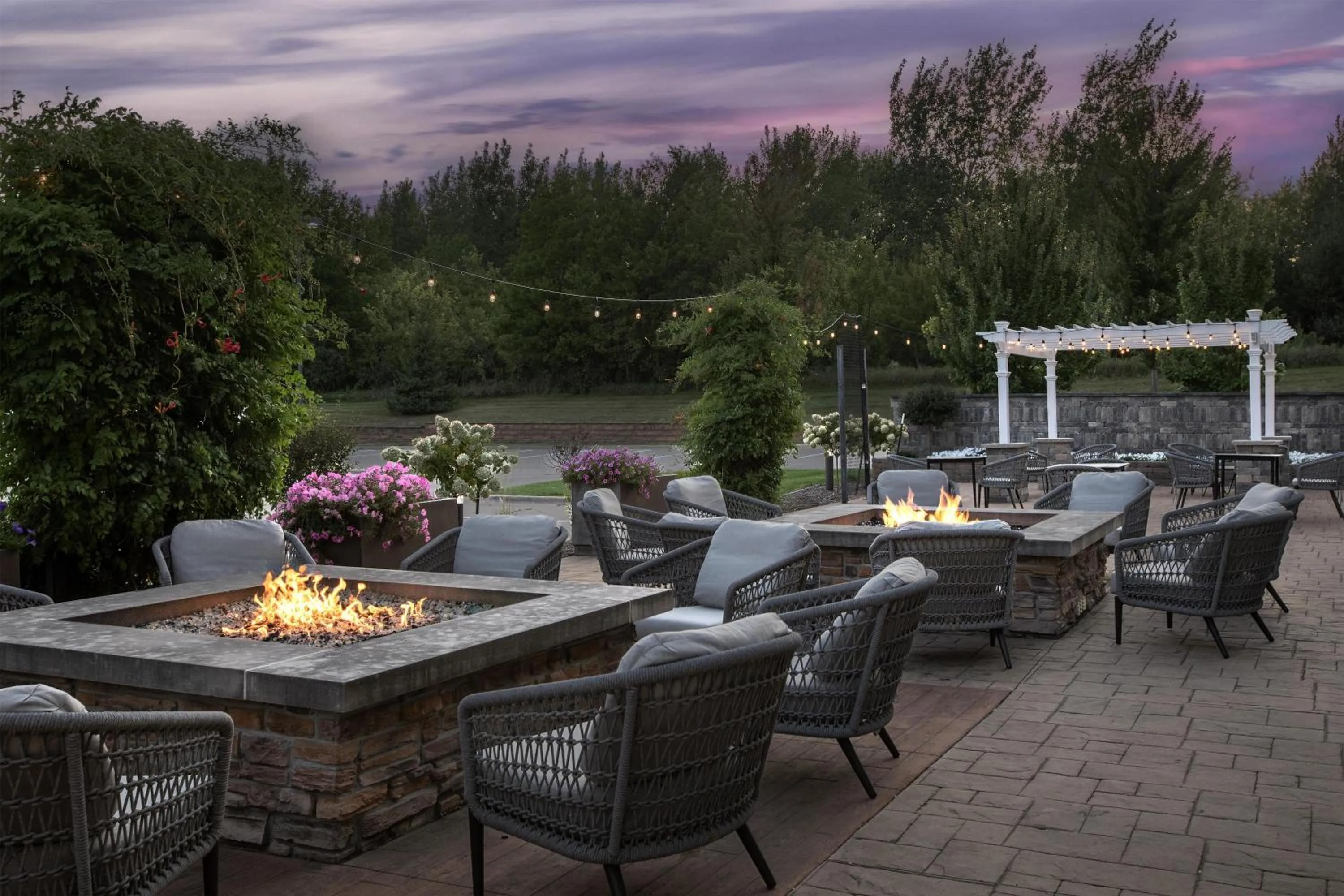 Patio in Hilton Garden Inn Cedar Falls Conference Center
