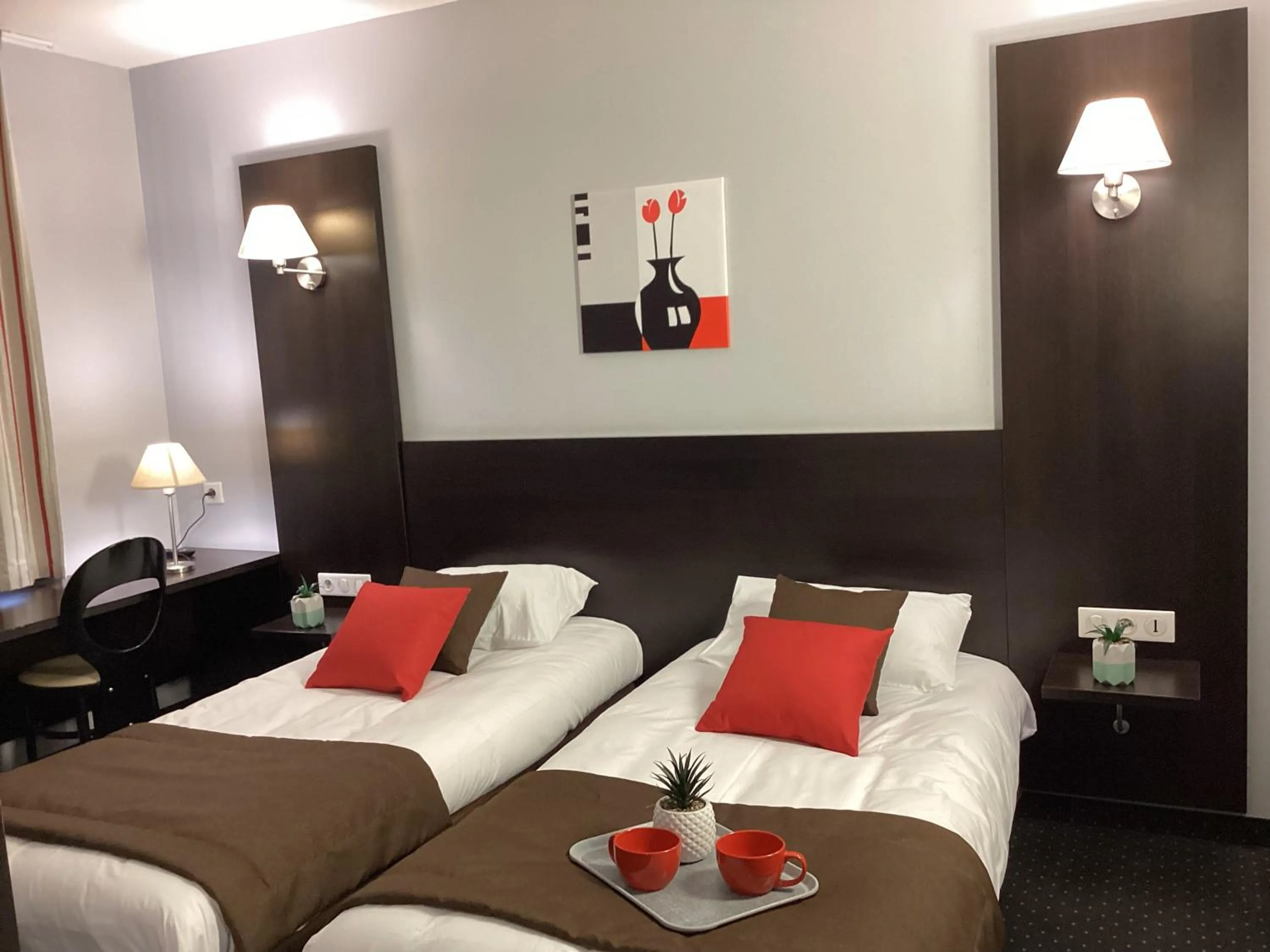 Photo of the whole room, Bed in Hôtel Alliance