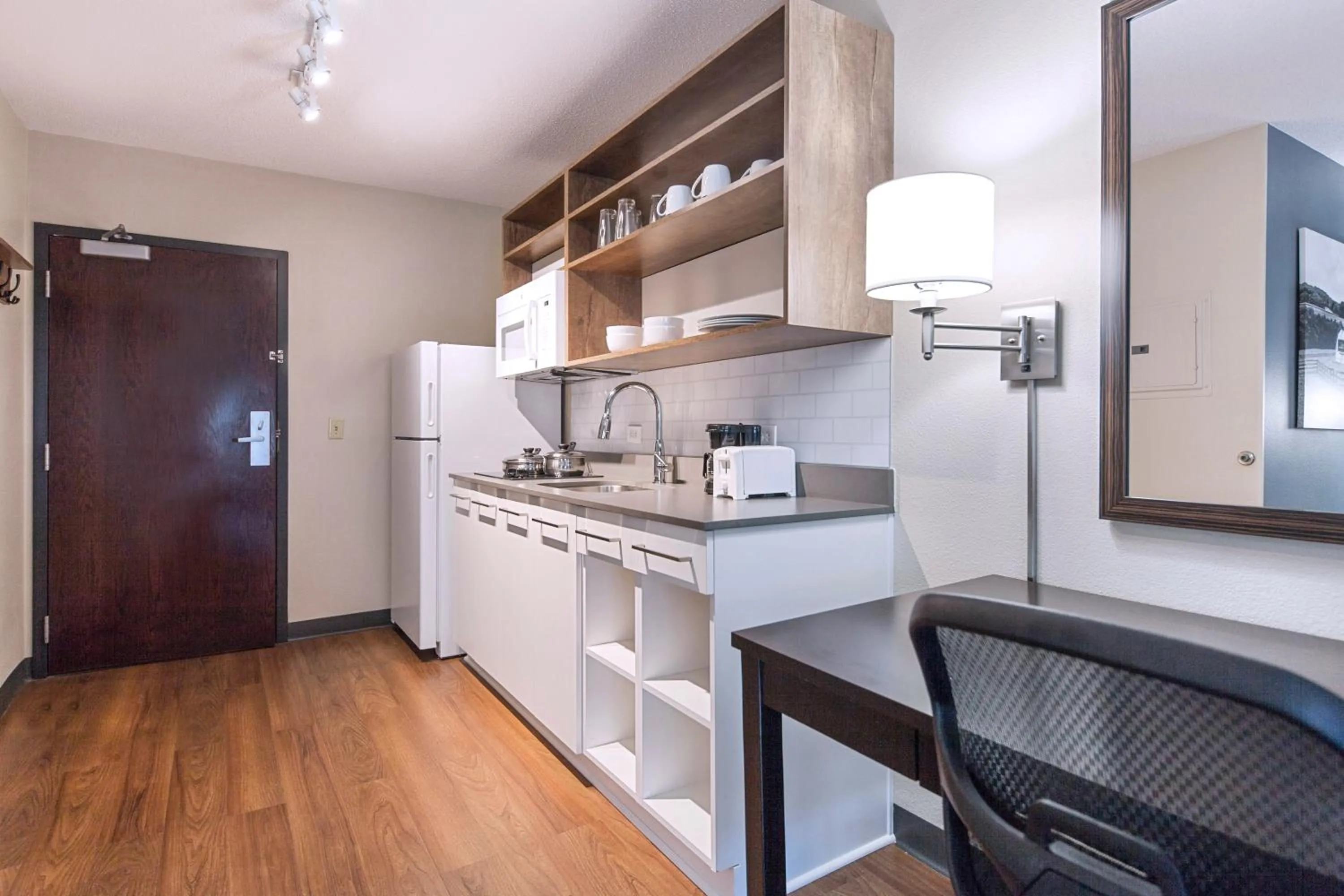 Kitchen or kitchenette in Extended Stay America Premier Suites - Nashville - Vanderbilt
