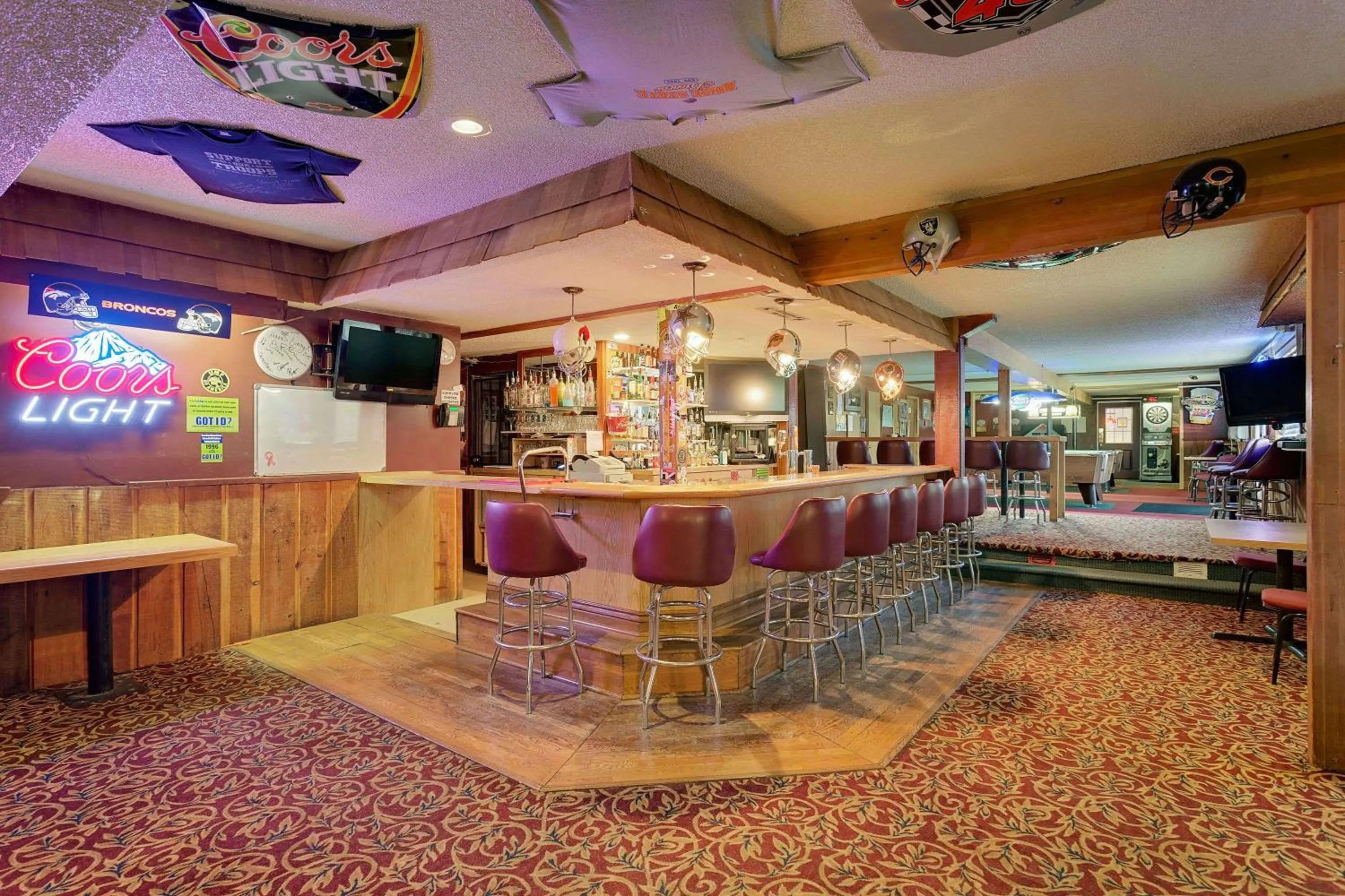 Lounge or bar in Knights Inn Evanston