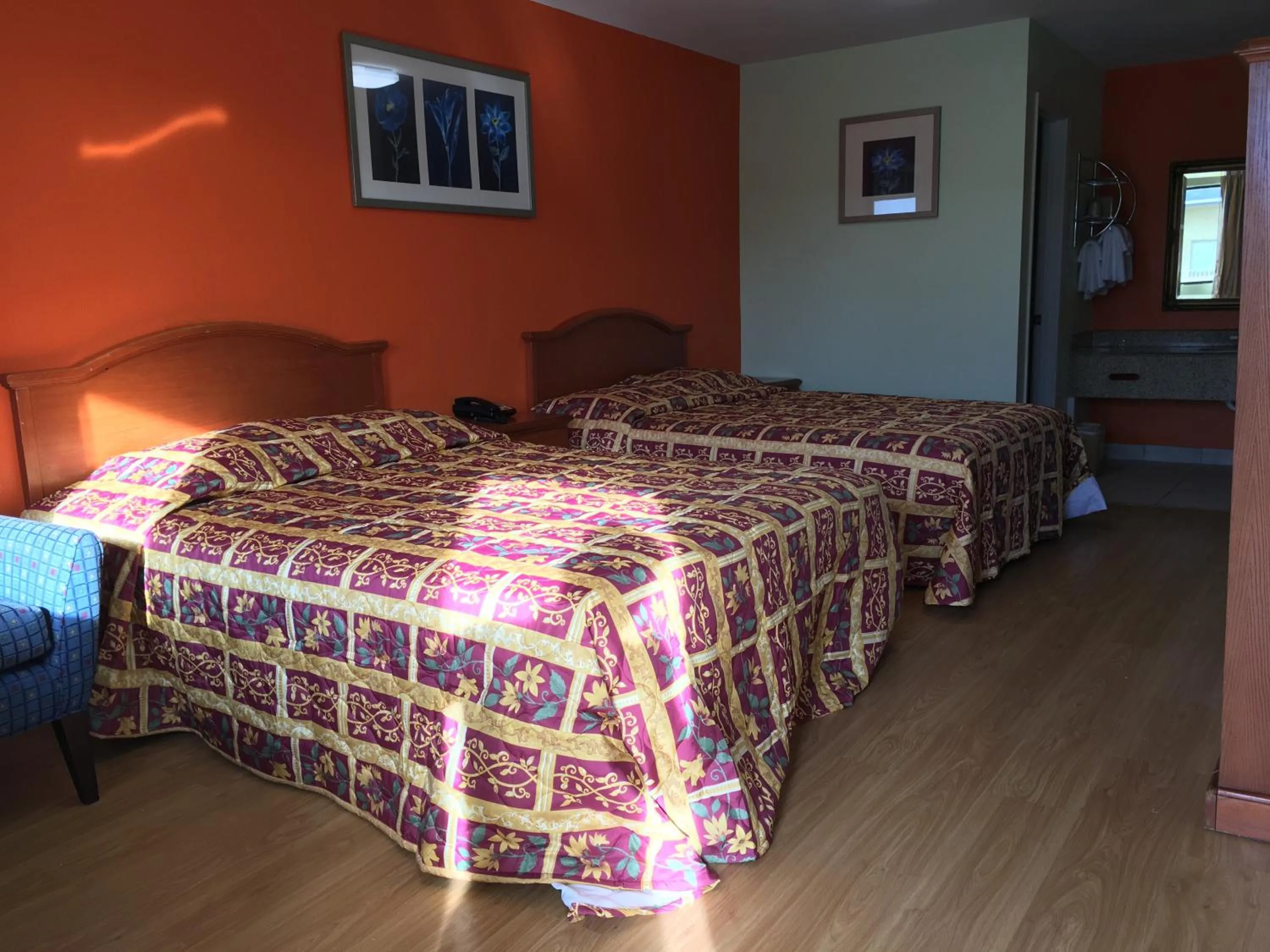Bedroom, Bed in Great Western Inn