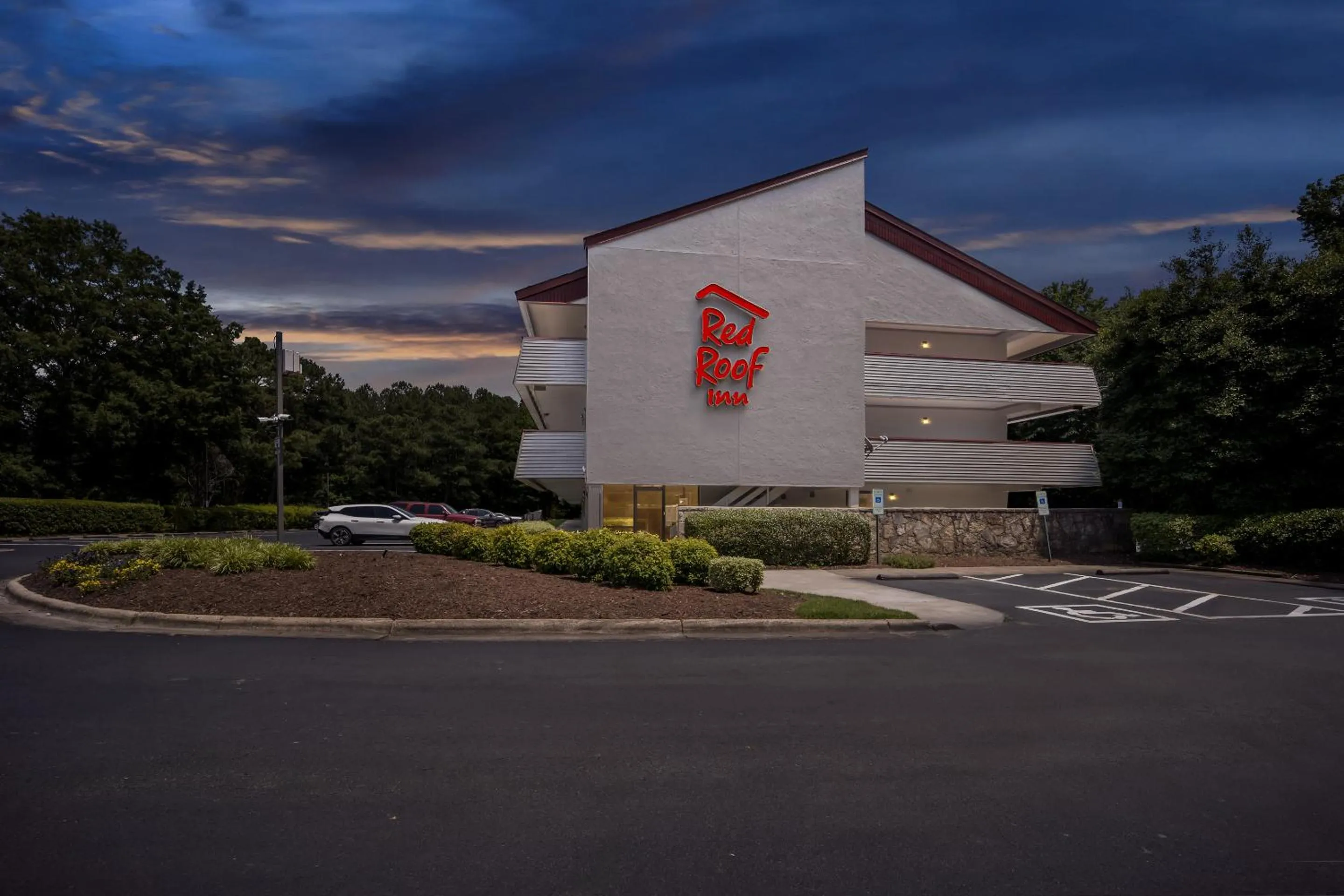 Facade/entrance in Red Roof Inn Chapel Hill - UNC