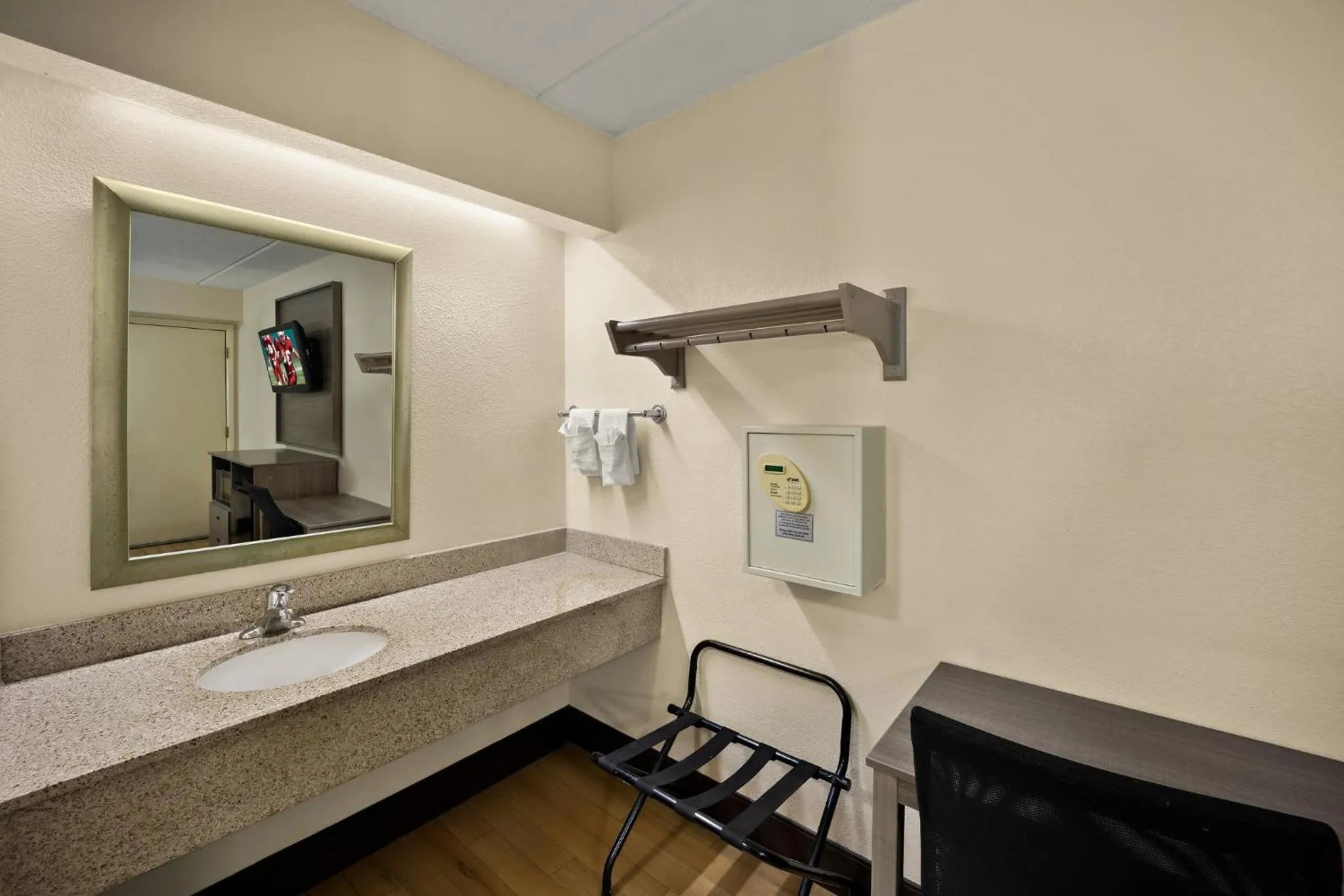 Bathroom in Red Roof Inn Chapel Hill - UNC
