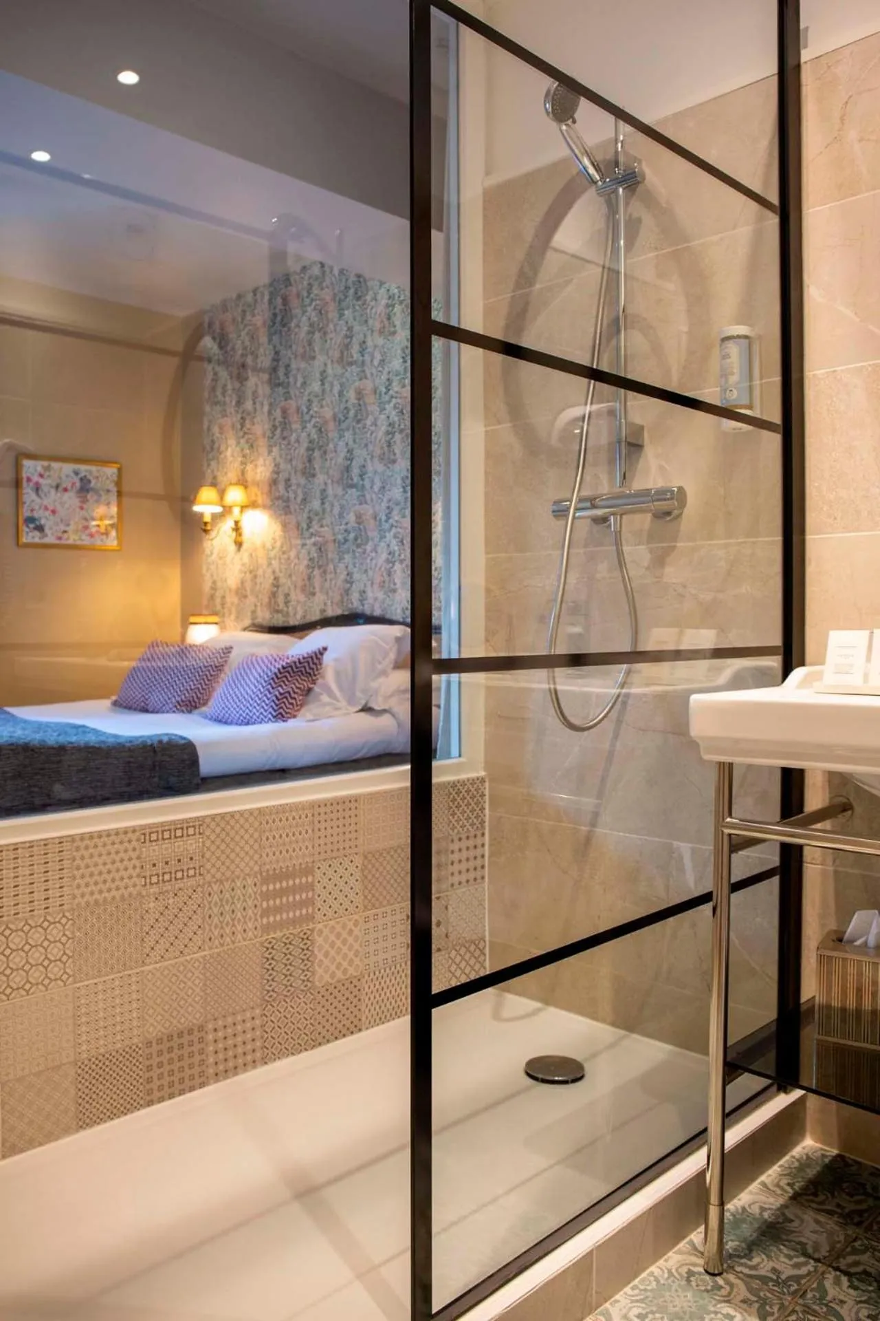 Bed in Hôtel La Casa Pairal