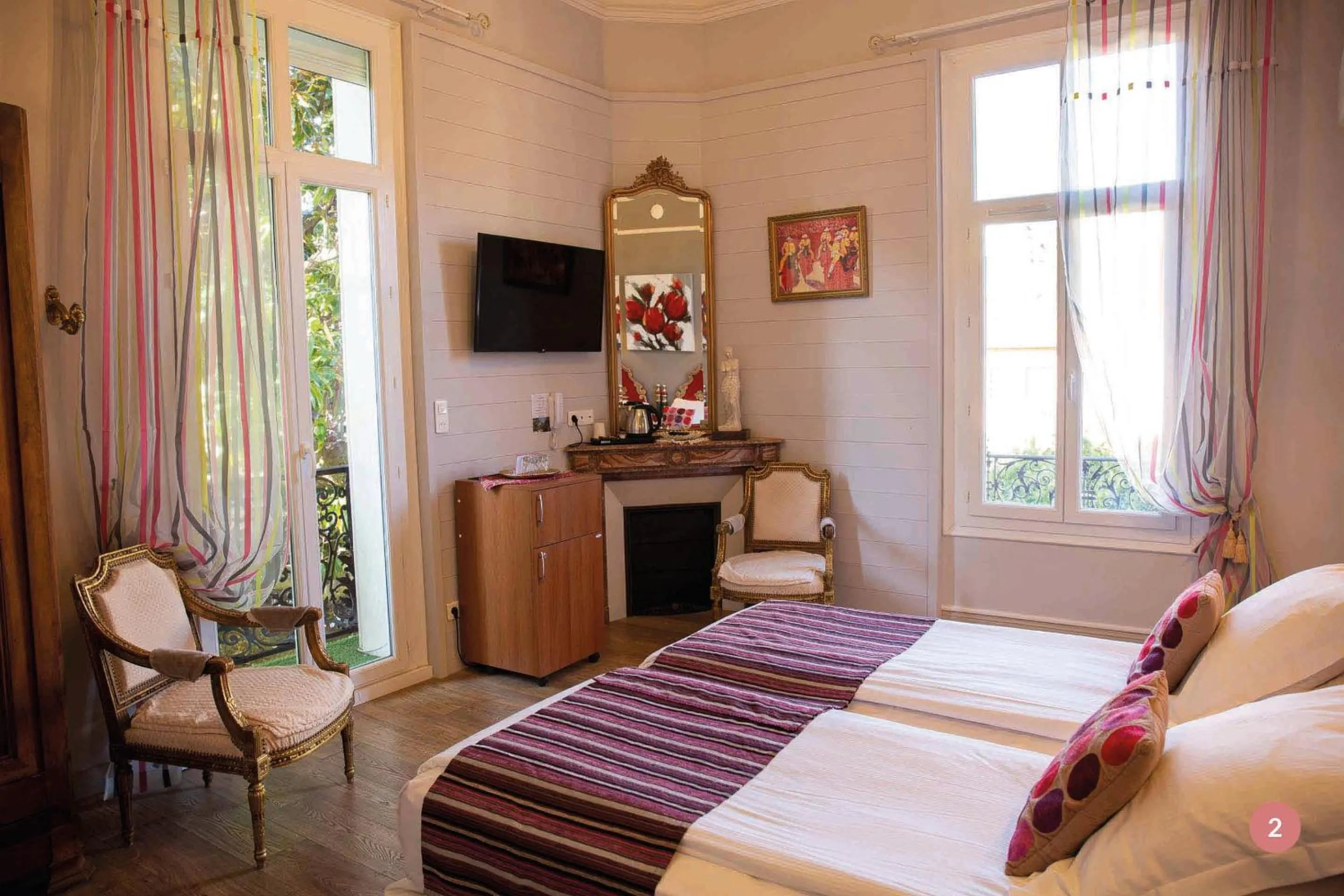 Bed in Hôtel La Casa Pairal