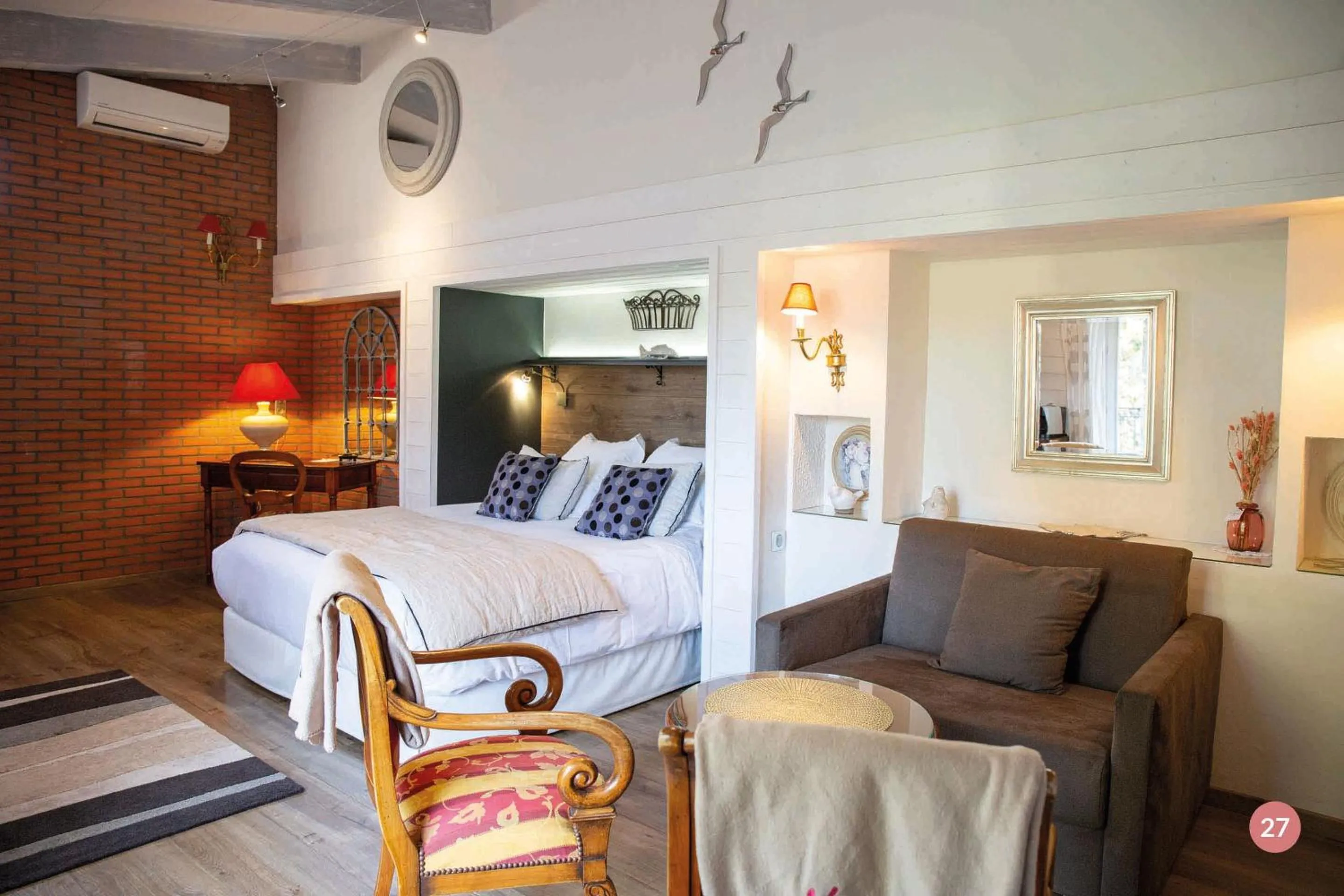 Bed in Hôtel La Casa Pairal