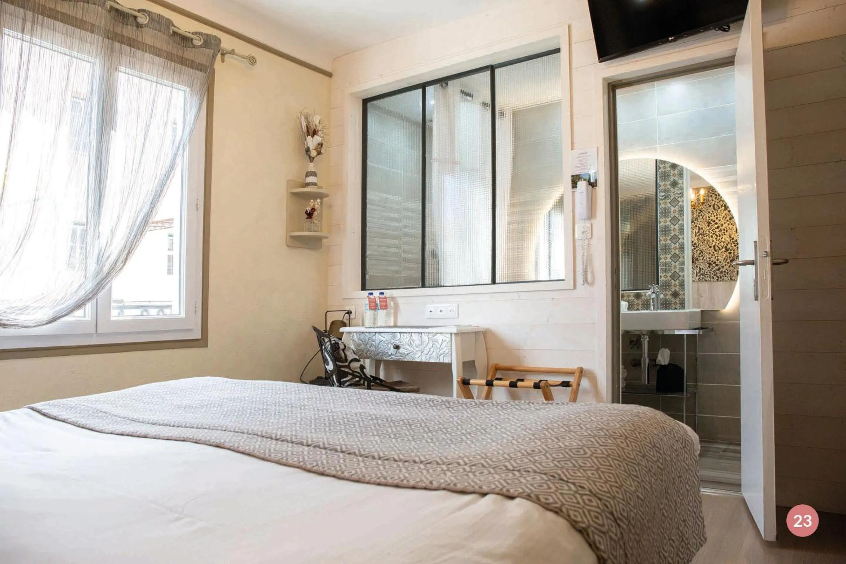 Bed in Hôtel La Casa Pairal