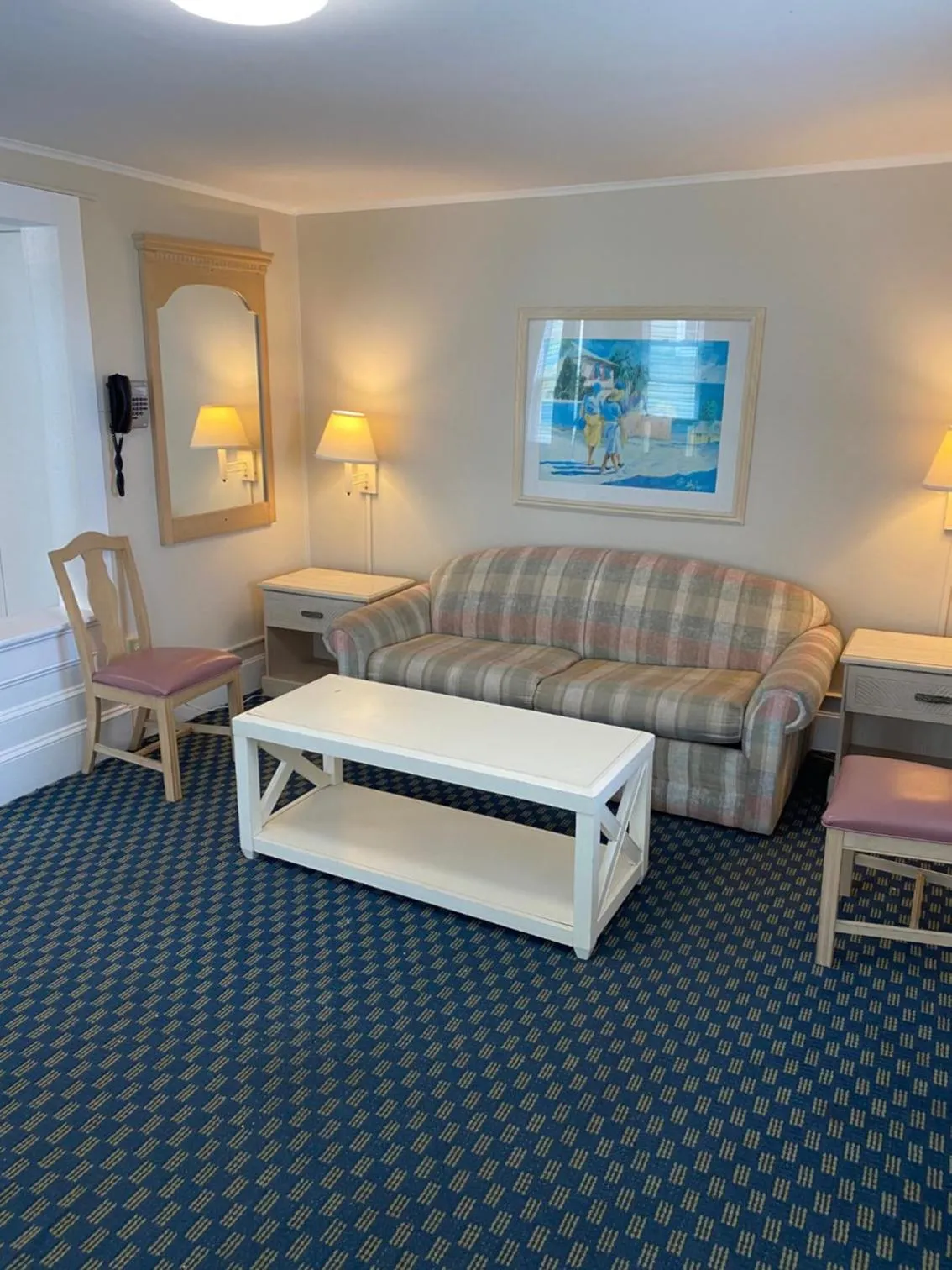 Seating area in The Admiral Hotel/Motel