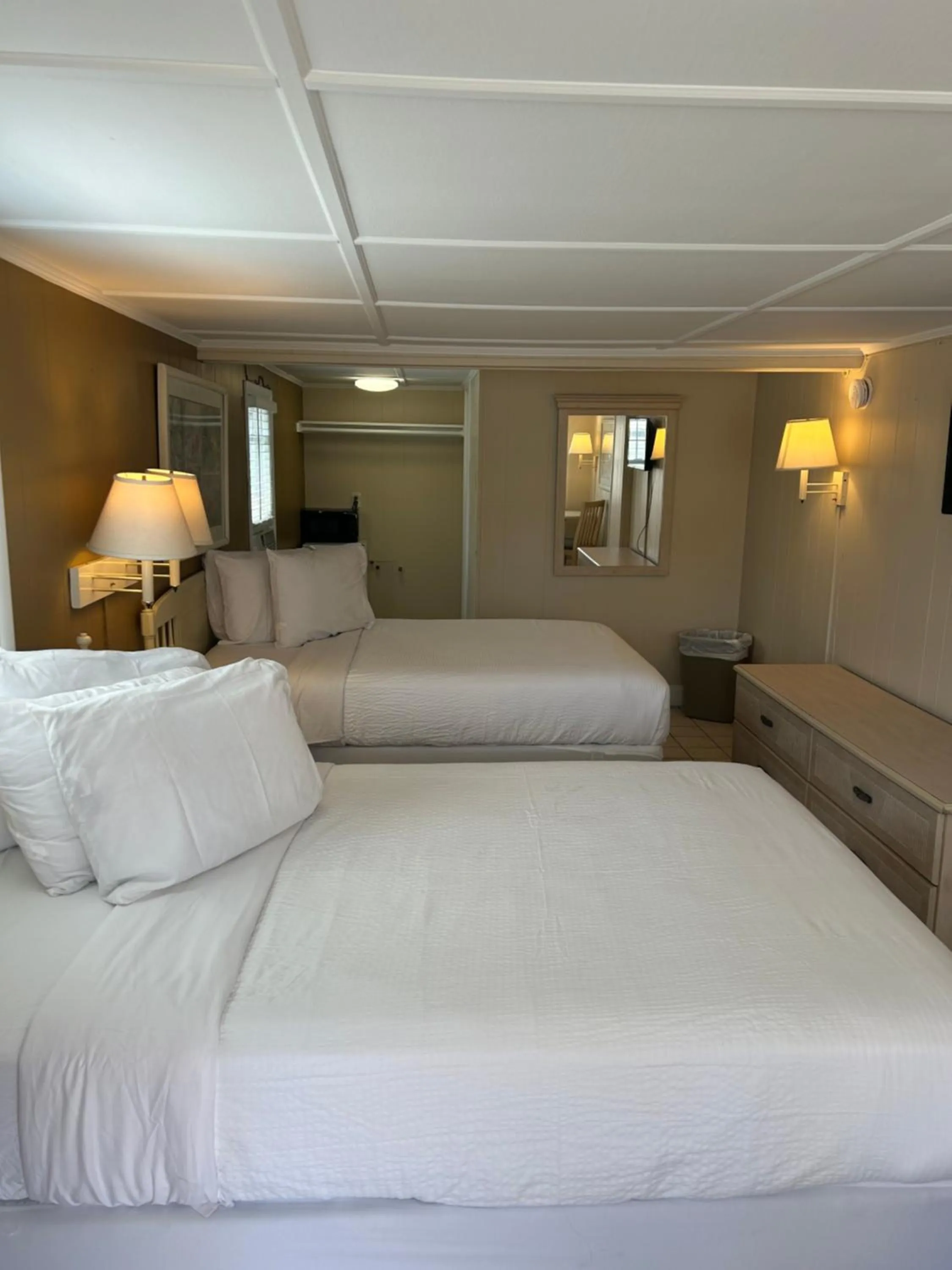 Photo of the whole room in The Admiral Hotel/Motel