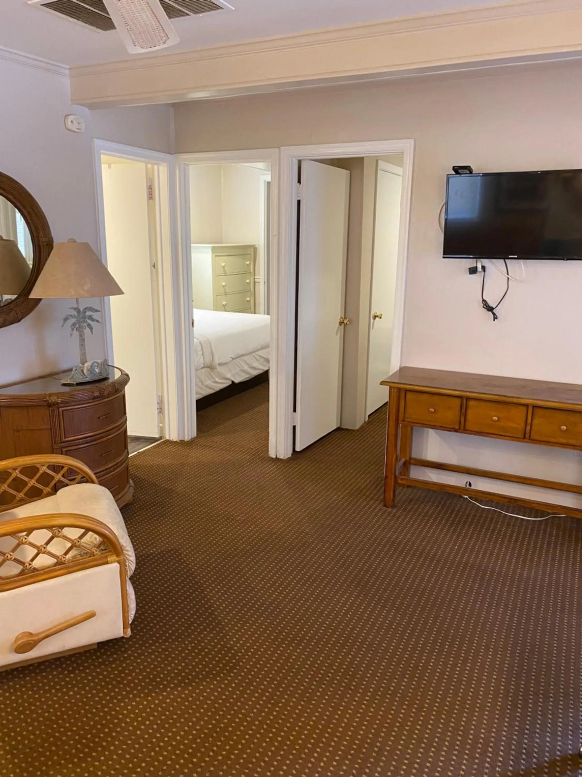 The Admiral Hotel/Motel