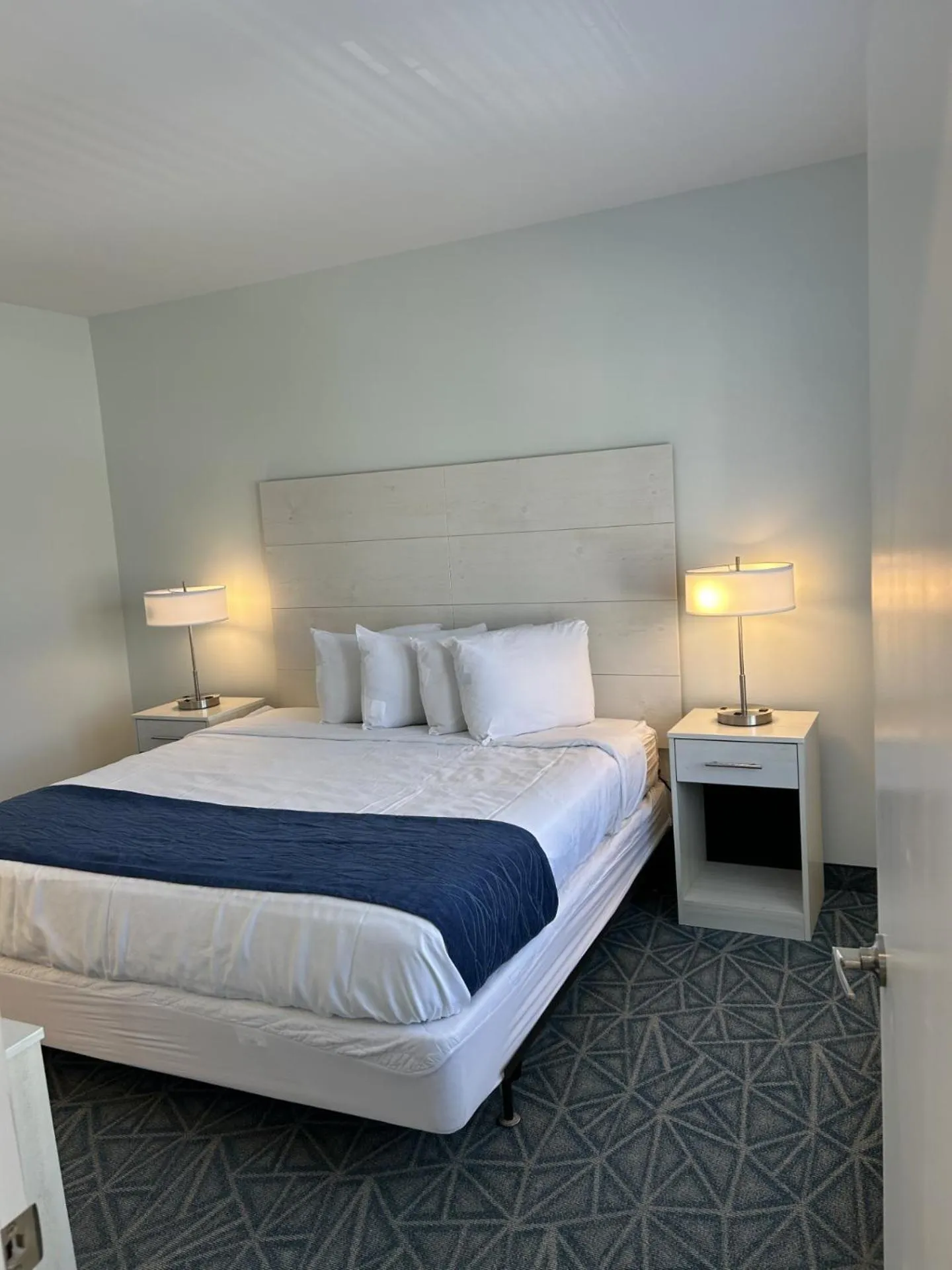 Photo of the whole room in The Admiral Hotel/Motel