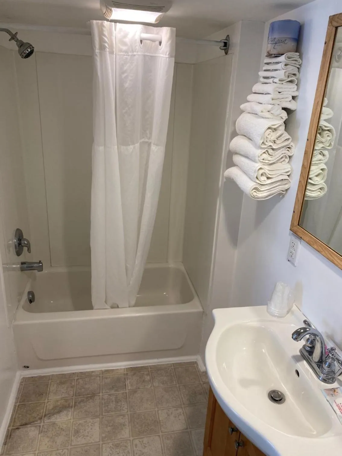 Bathroom in The Admiral Hotel/Motel