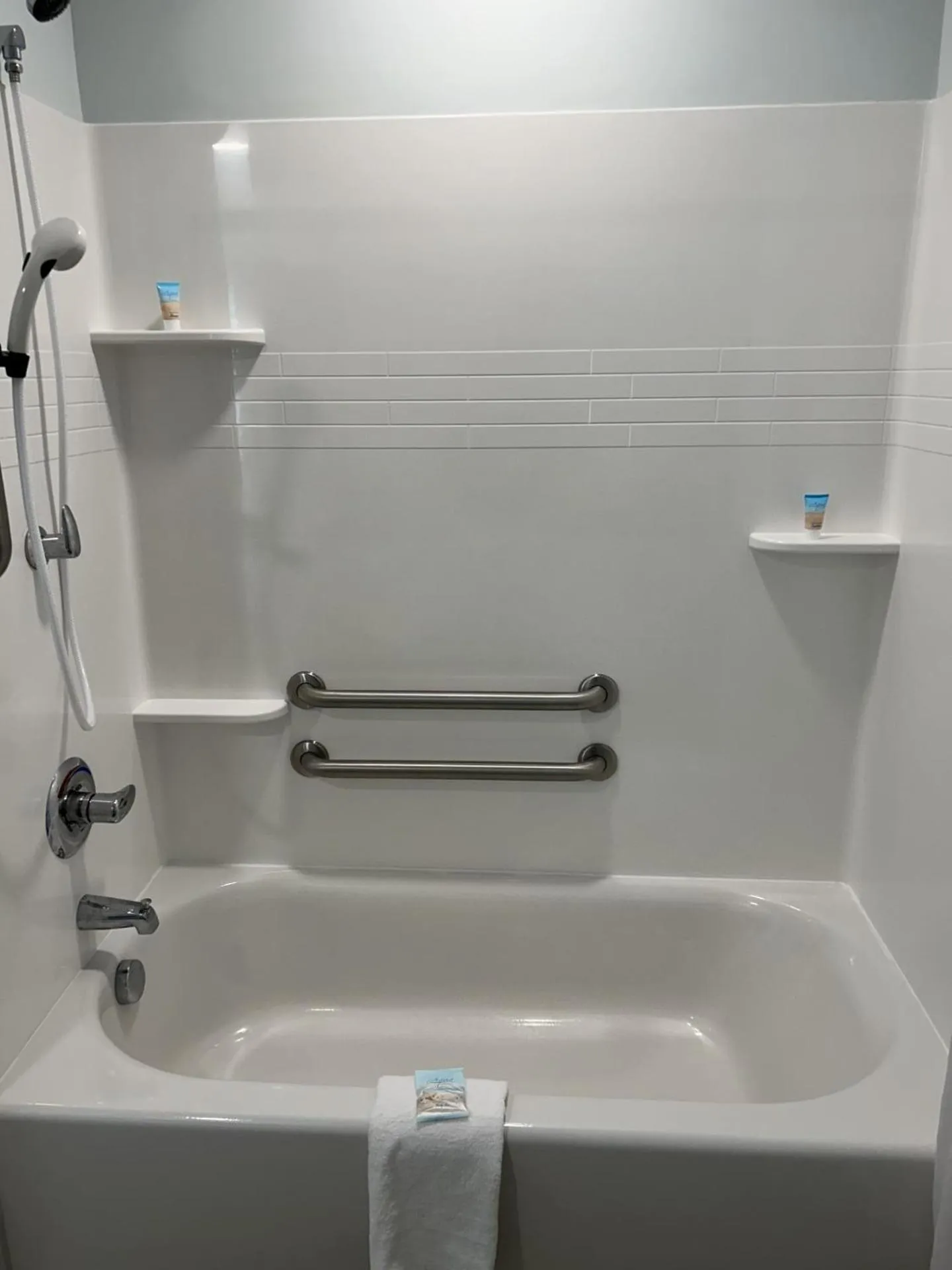 Bath in The Admiral Hotel/Motel