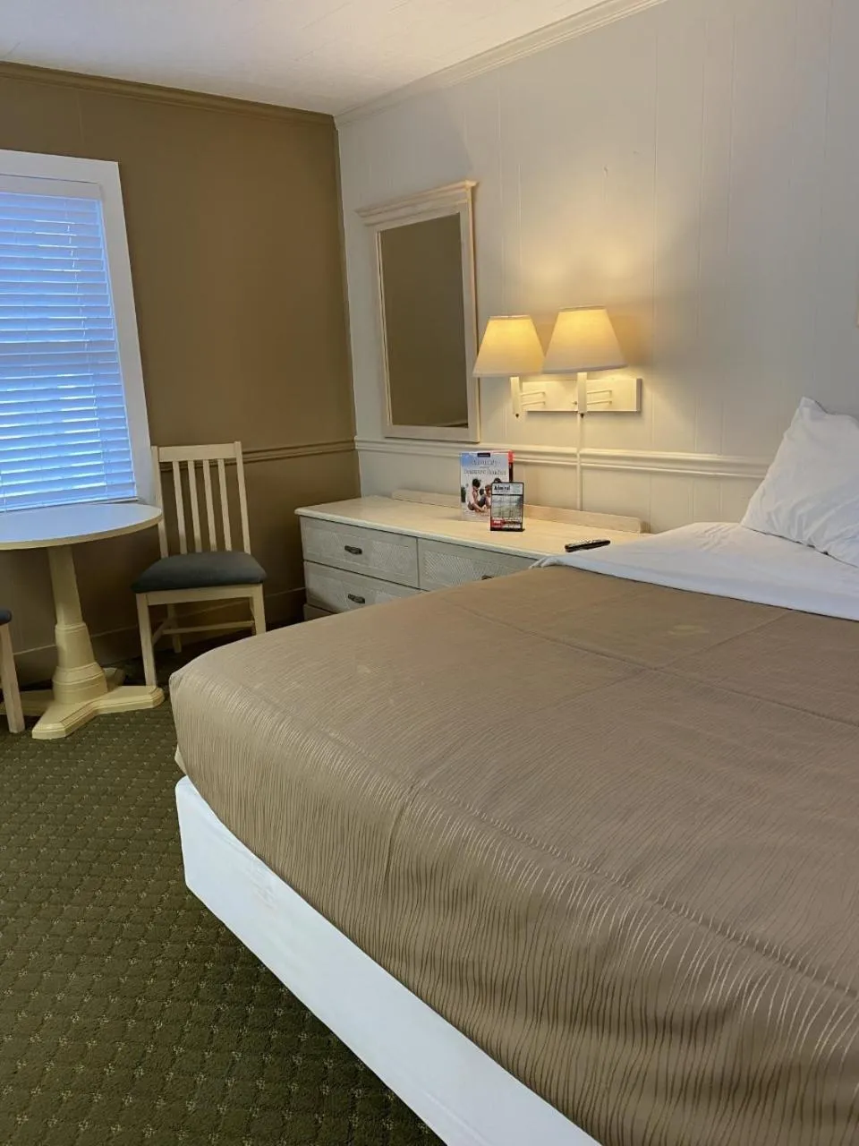 Photo of the whole room in The Admiral Hotel/Motel