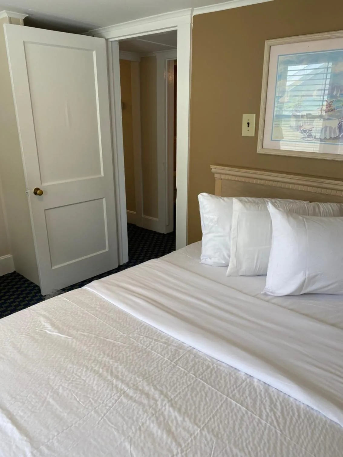 Bedroom in The Admiral Hotel/Motel