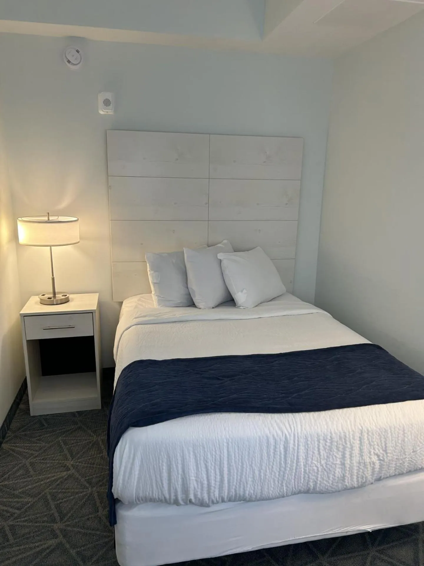 Photo of the whole room in The Admiral Hotel/Motel