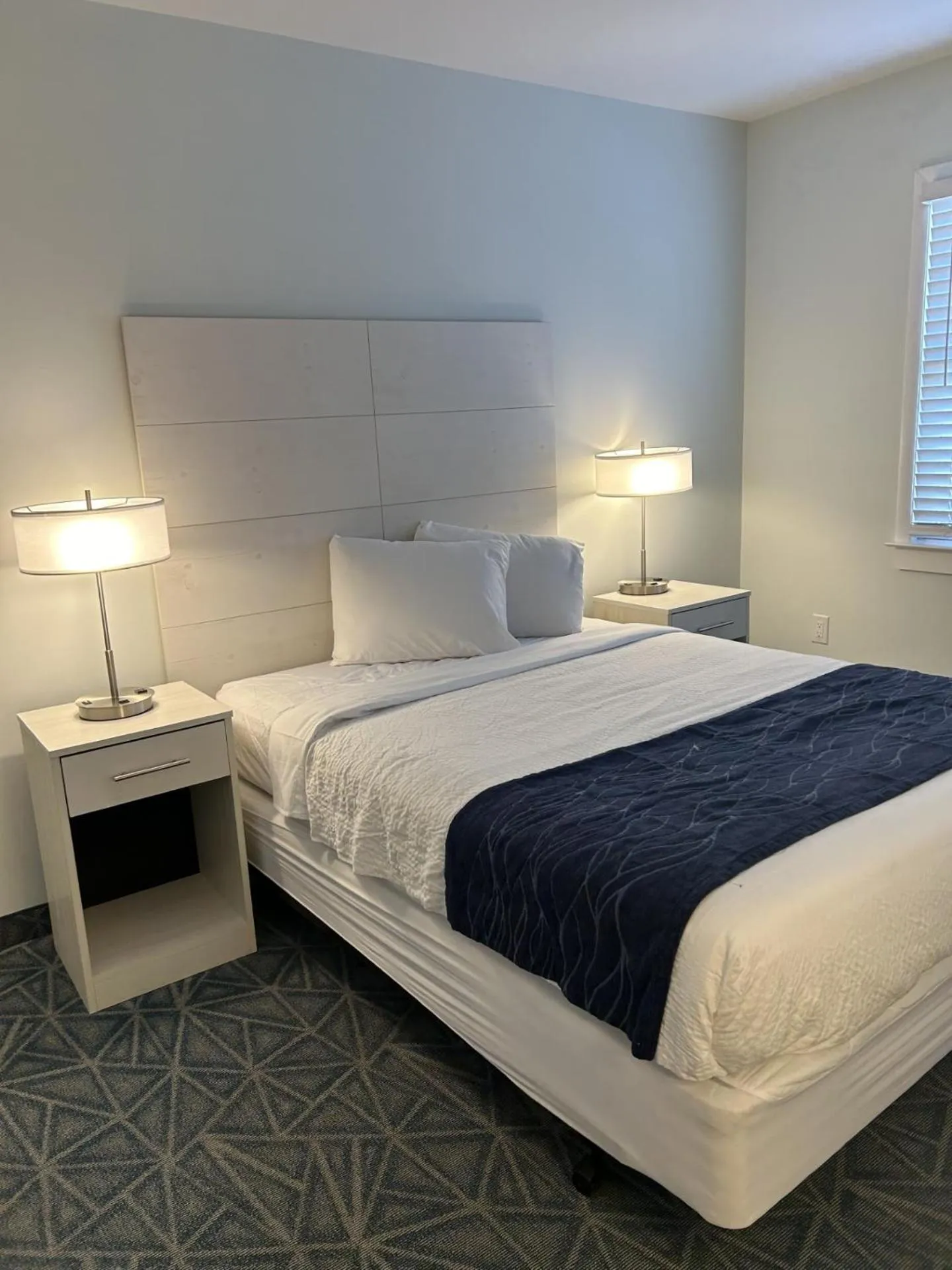 Photo of the whole room in The Admiral Hotel/Motel