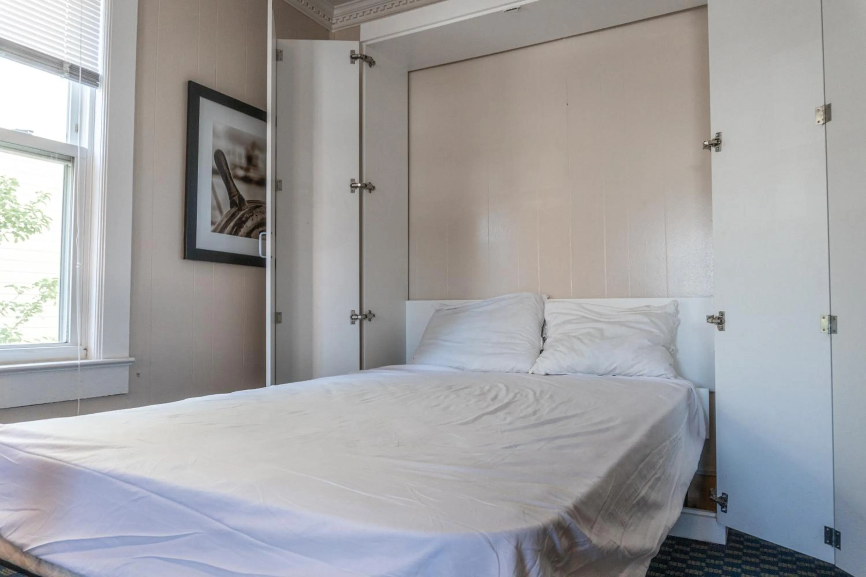 Photo of the whole room in The Admiral Hotel/Motel