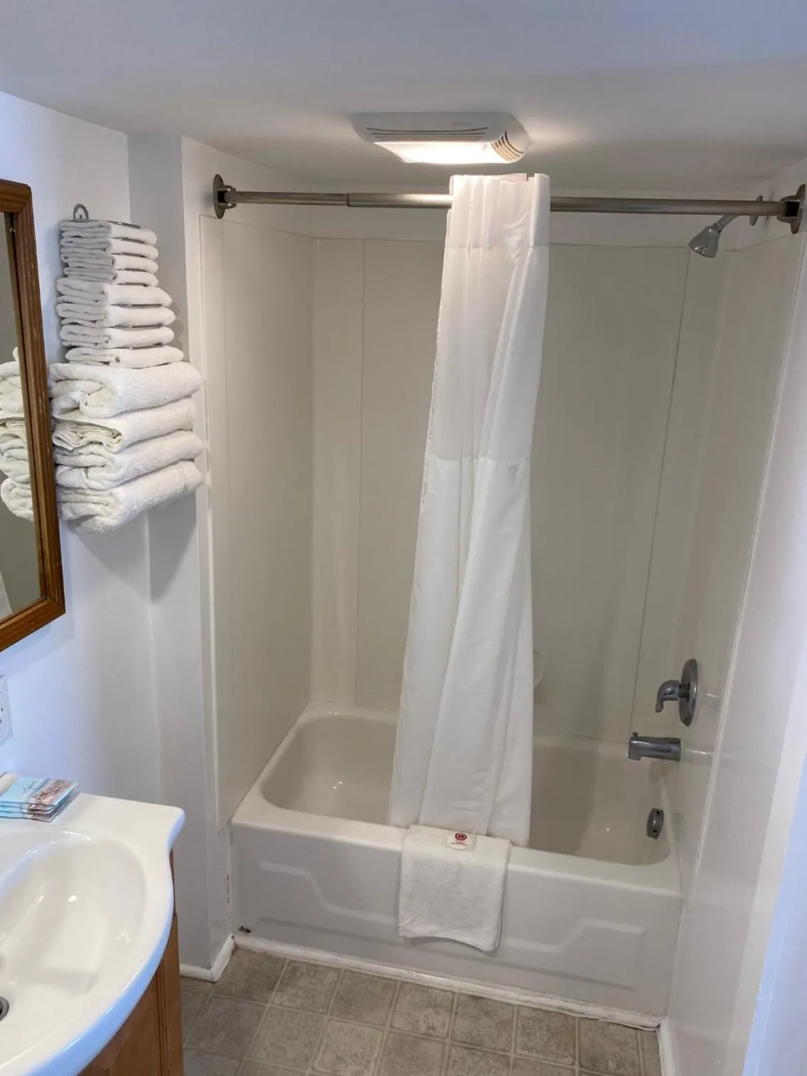 Bathroom in The Admiral Hotel/Motel