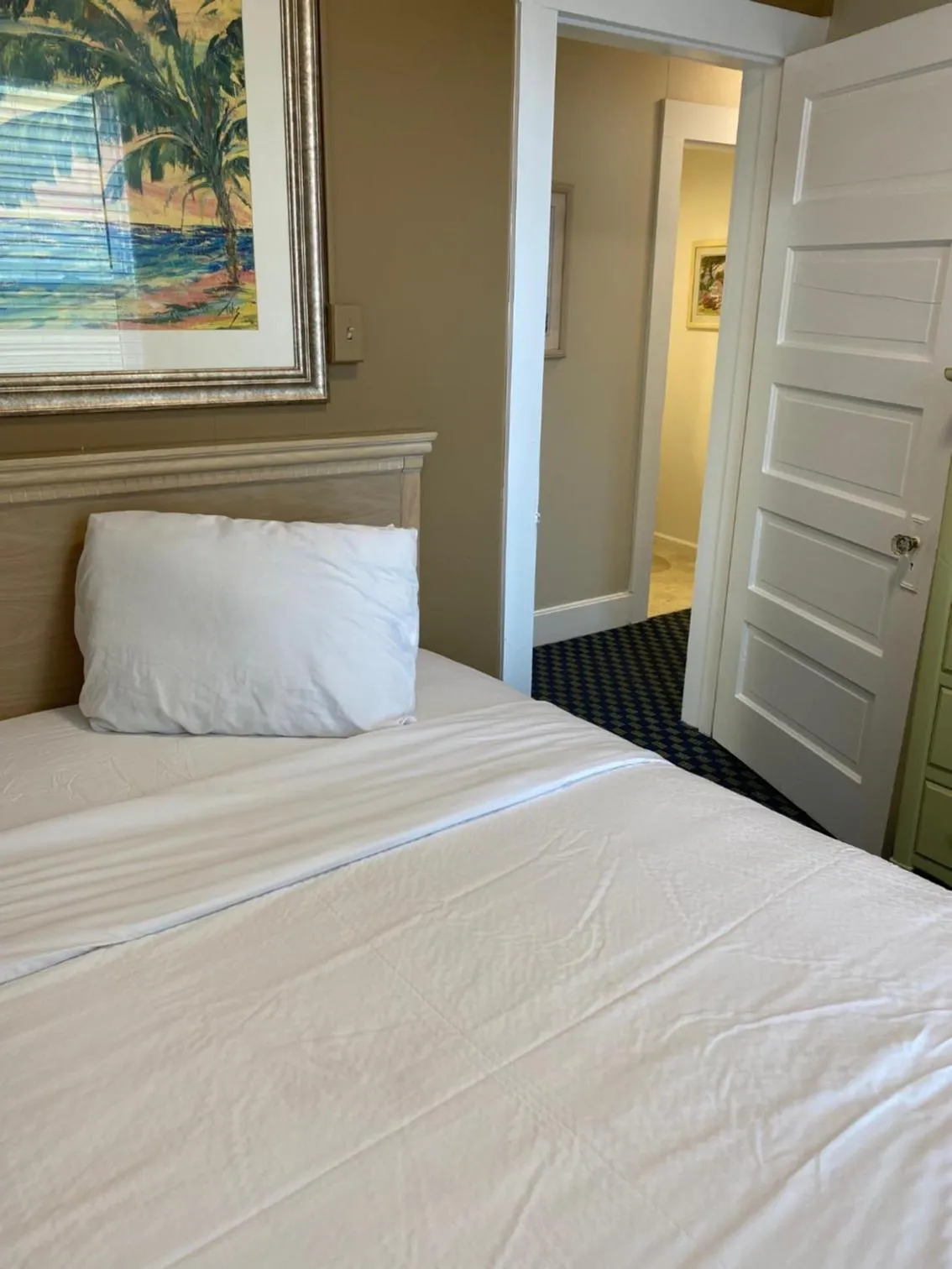 Bedroom in The Admiral Hotel/Motel