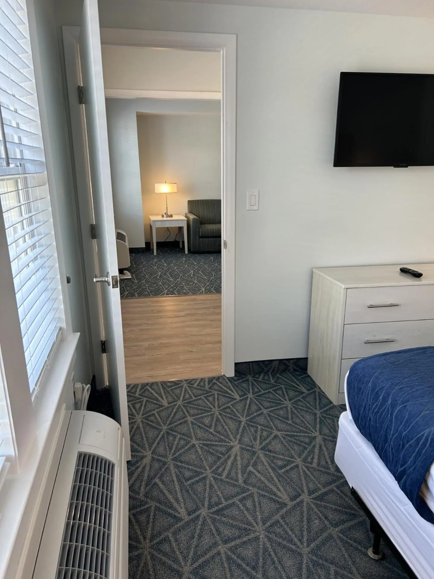 Photo of the whole room in The Admiral Hotel/Motel