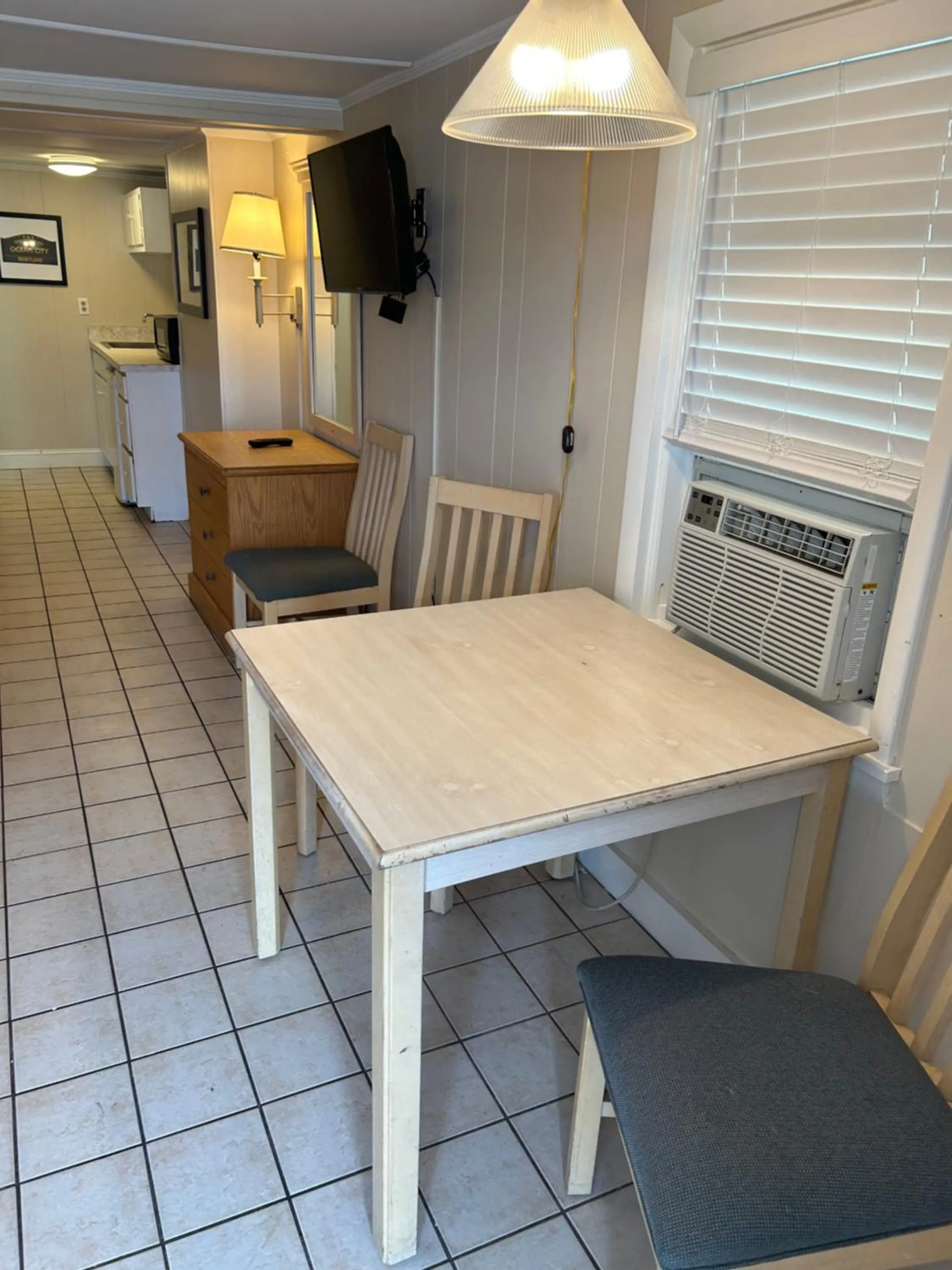 Photo of the whole room in The Admiral Hotel/Motel