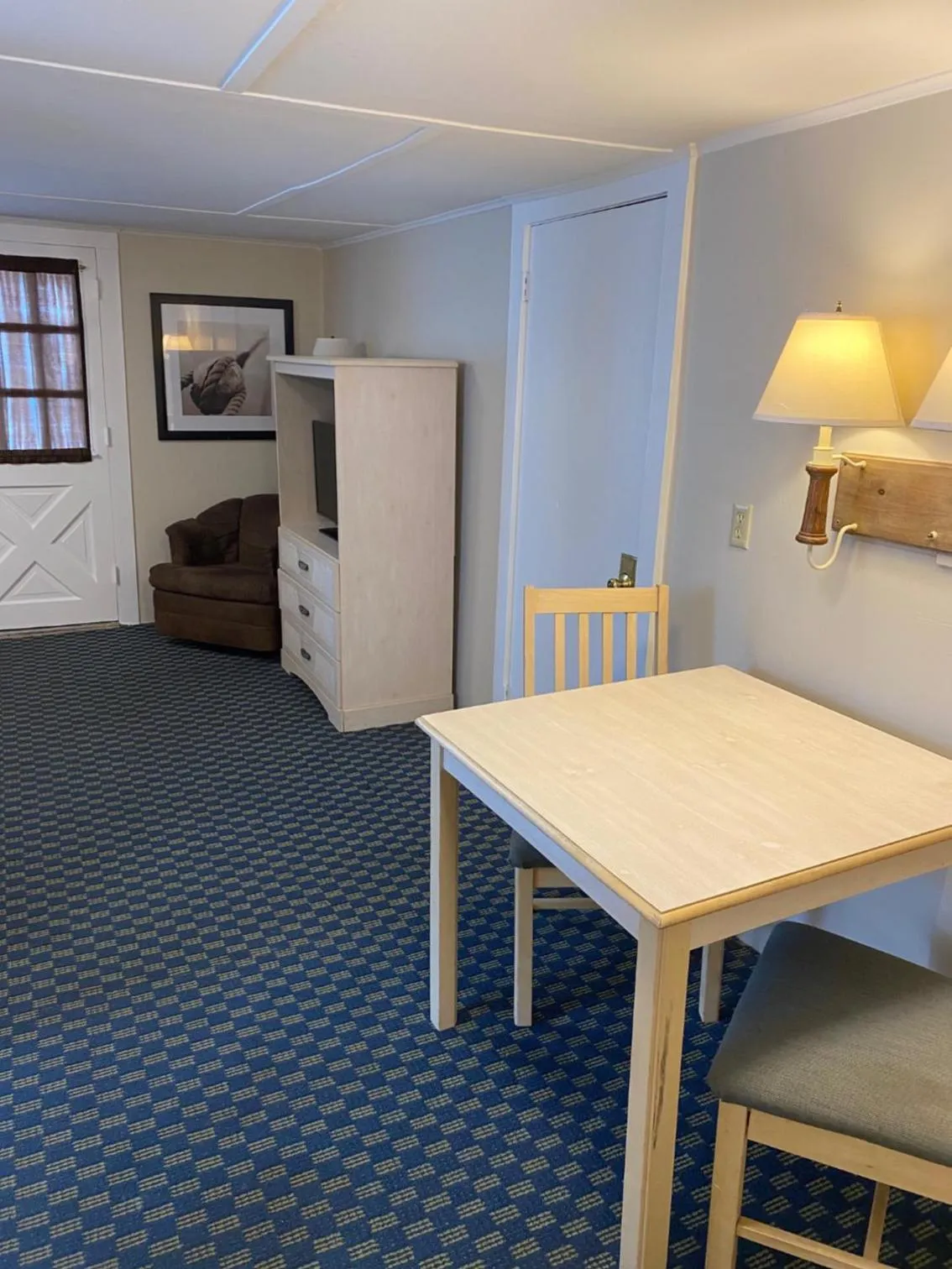 Seating area in The Admiral Hotel/Motel