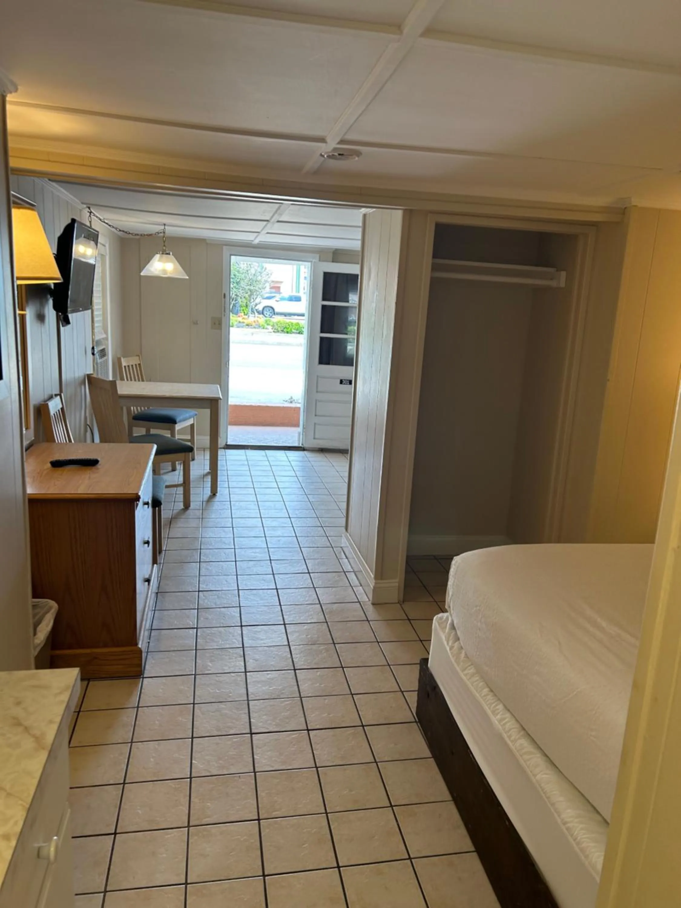 Photo of the whole room in The Admiral Hotel/Motel