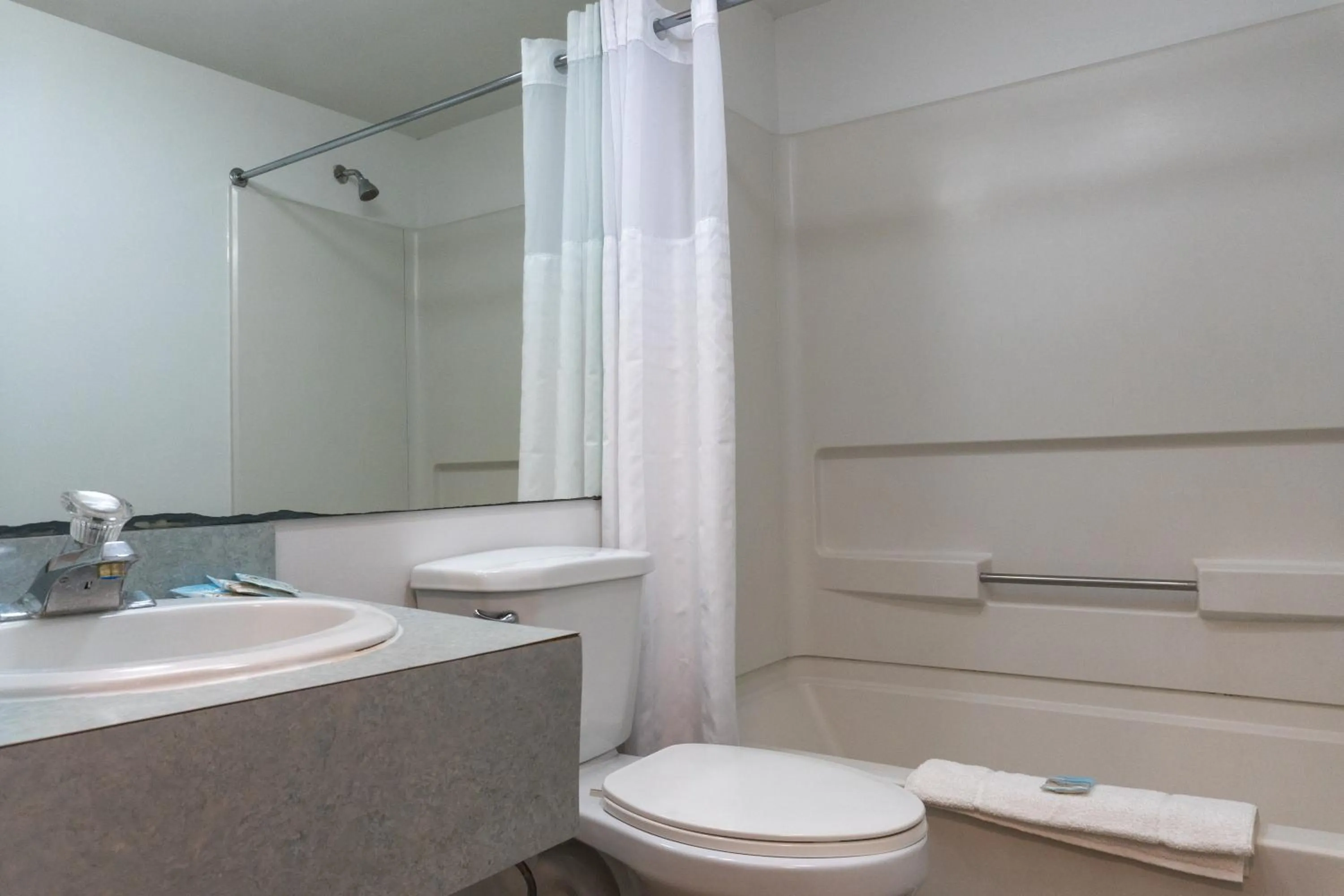 Toilet in The Admiral Hotel/Motel