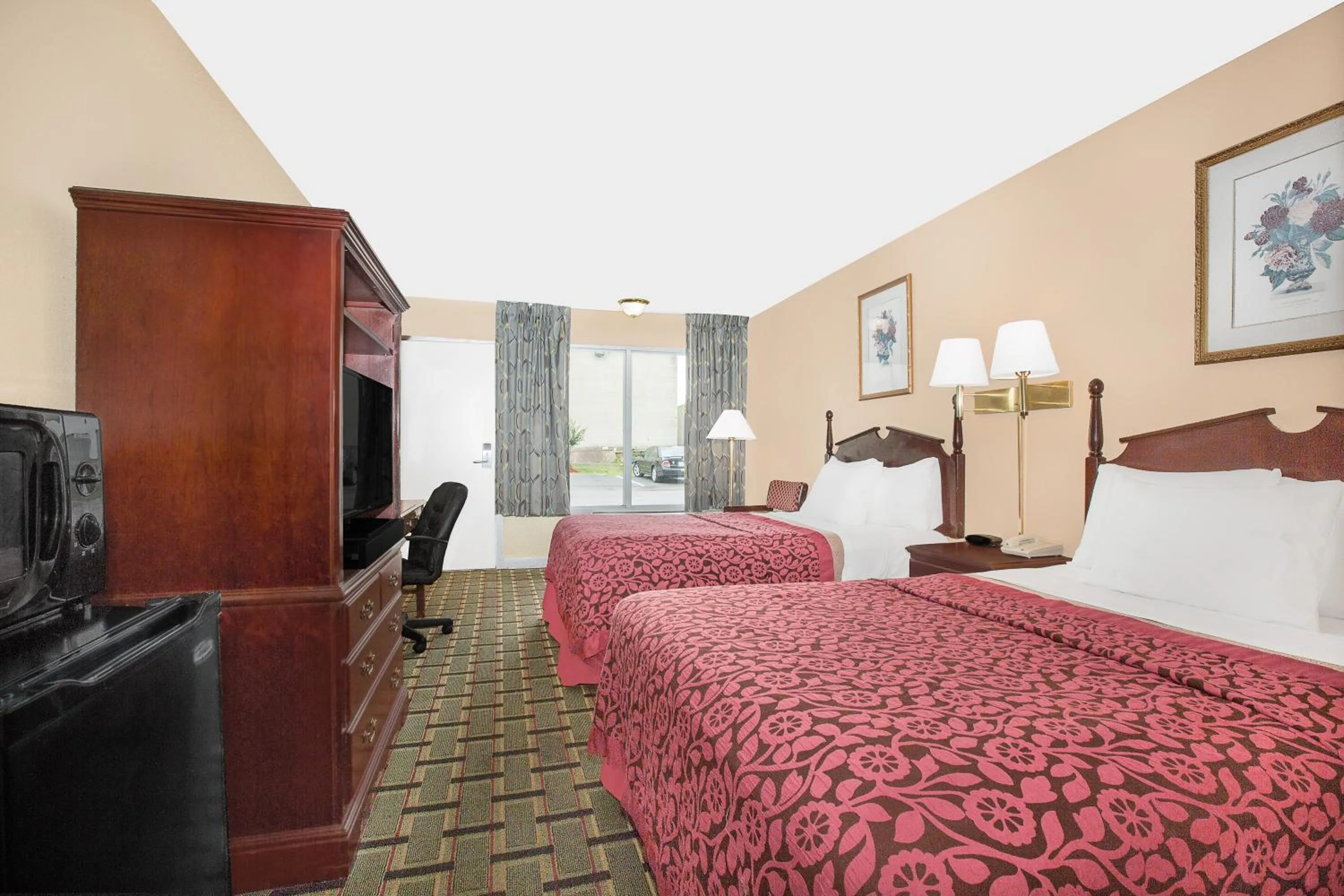 Bed in Days Inn by Wyndham Meridian