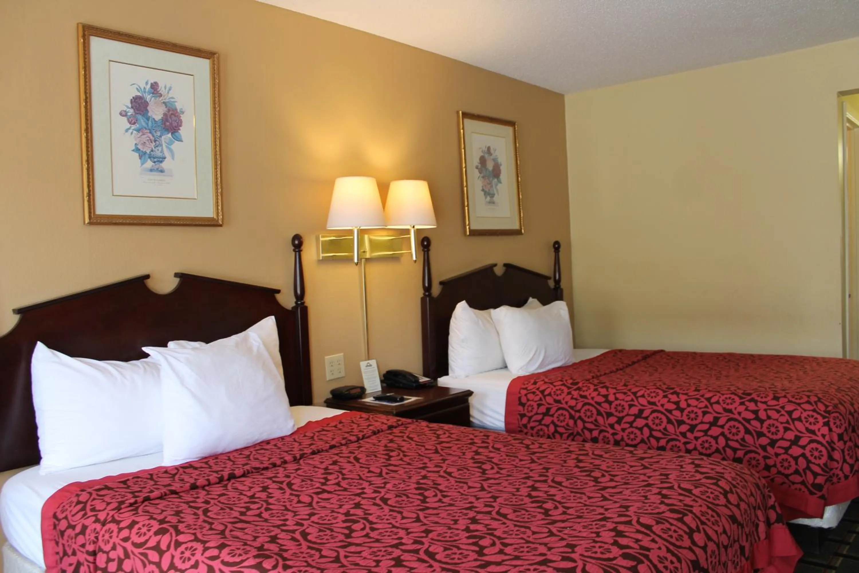 Bed in Days Inn by Wyndham Meridian