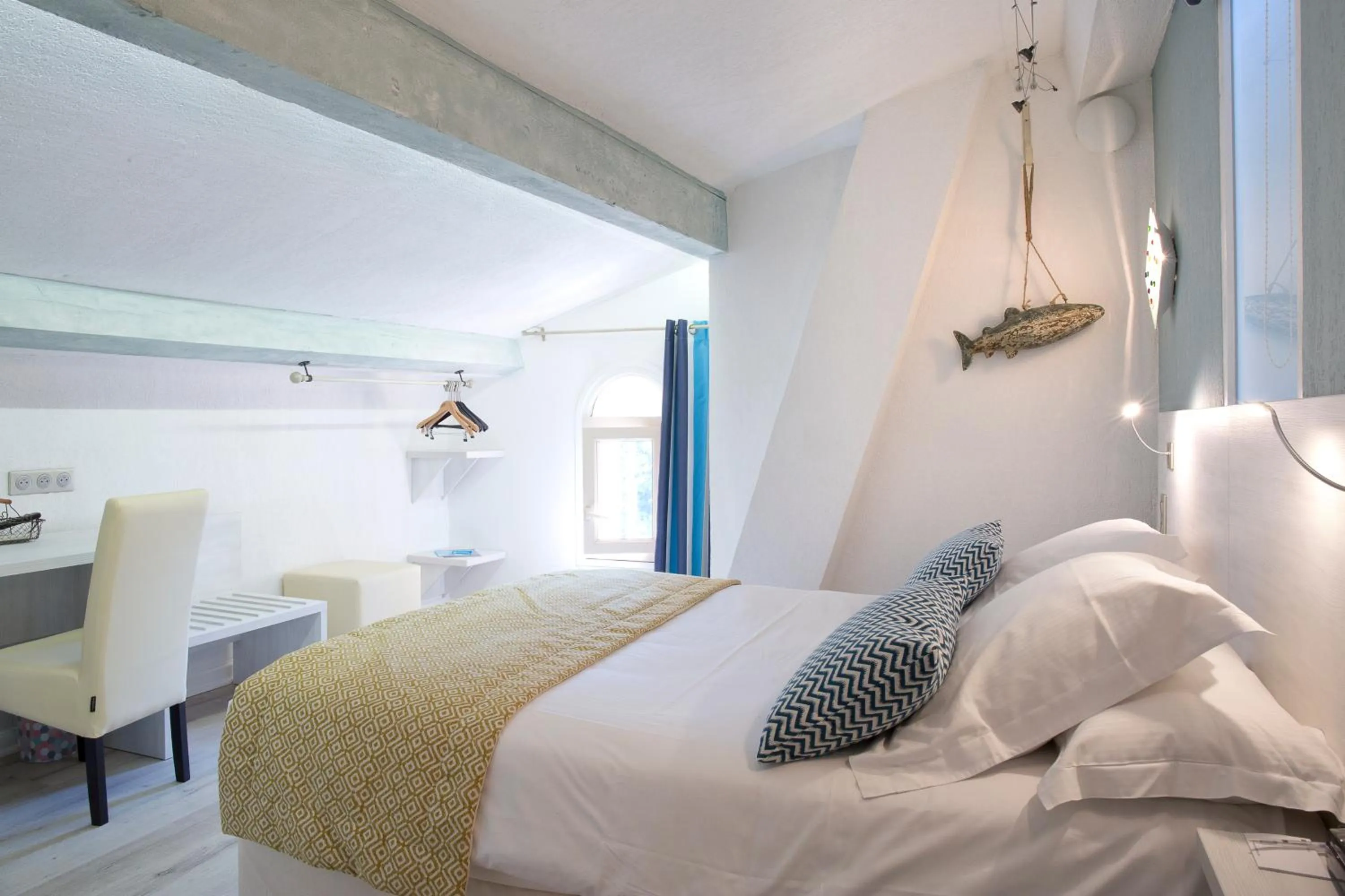 Bedroom, Bed in Le Mas des Citronniers