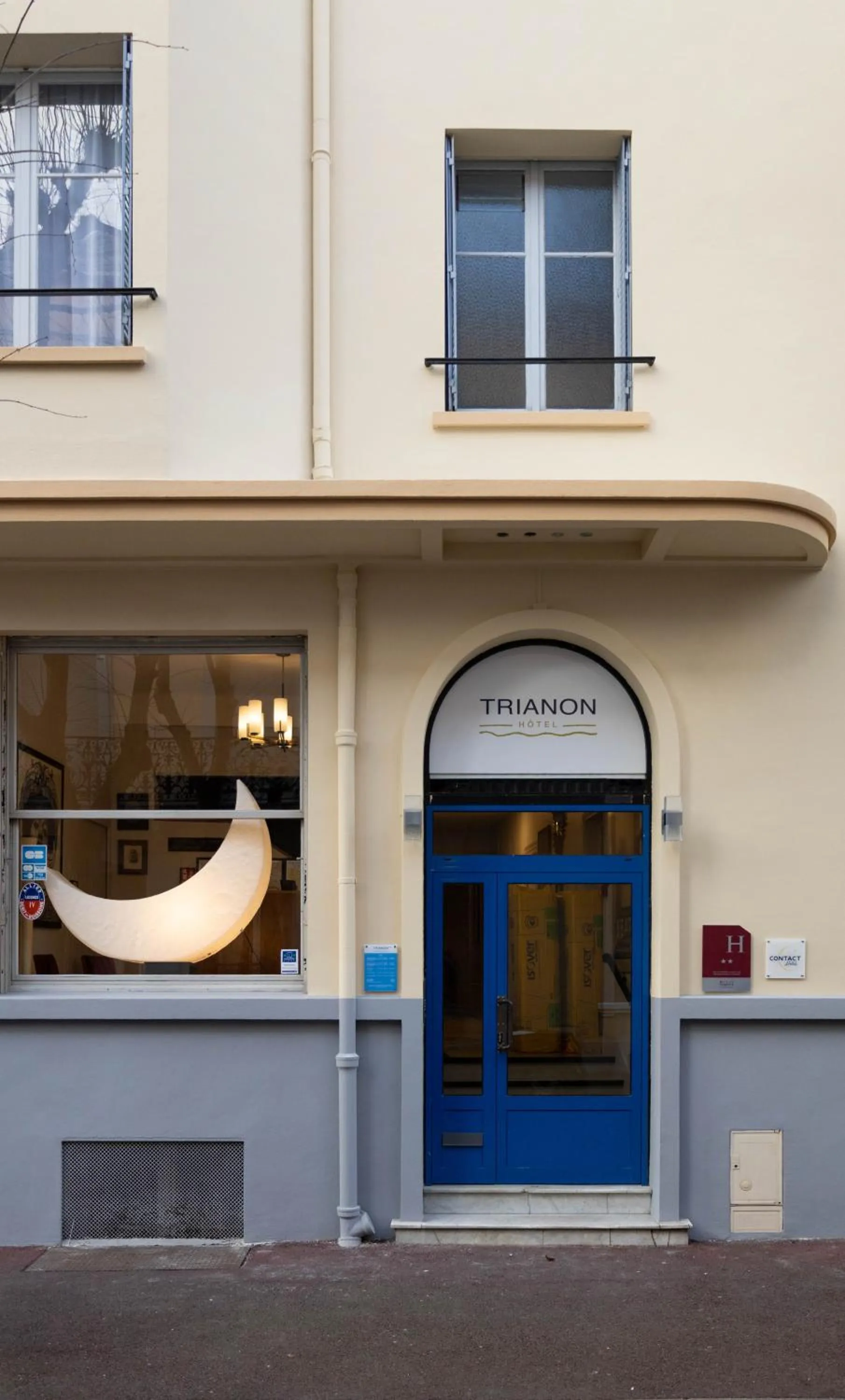 Property building in Trianon