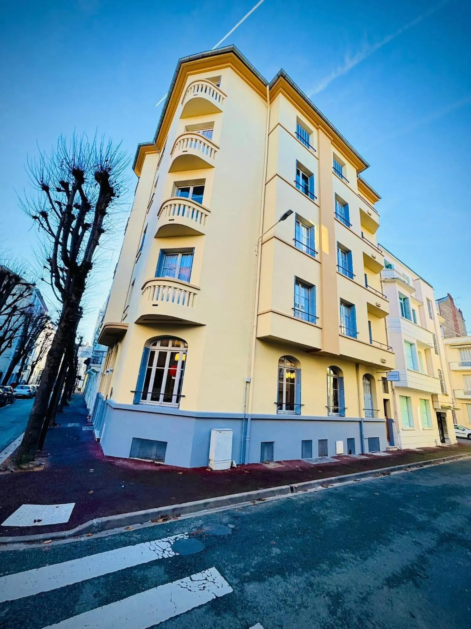 Property building in Trianon