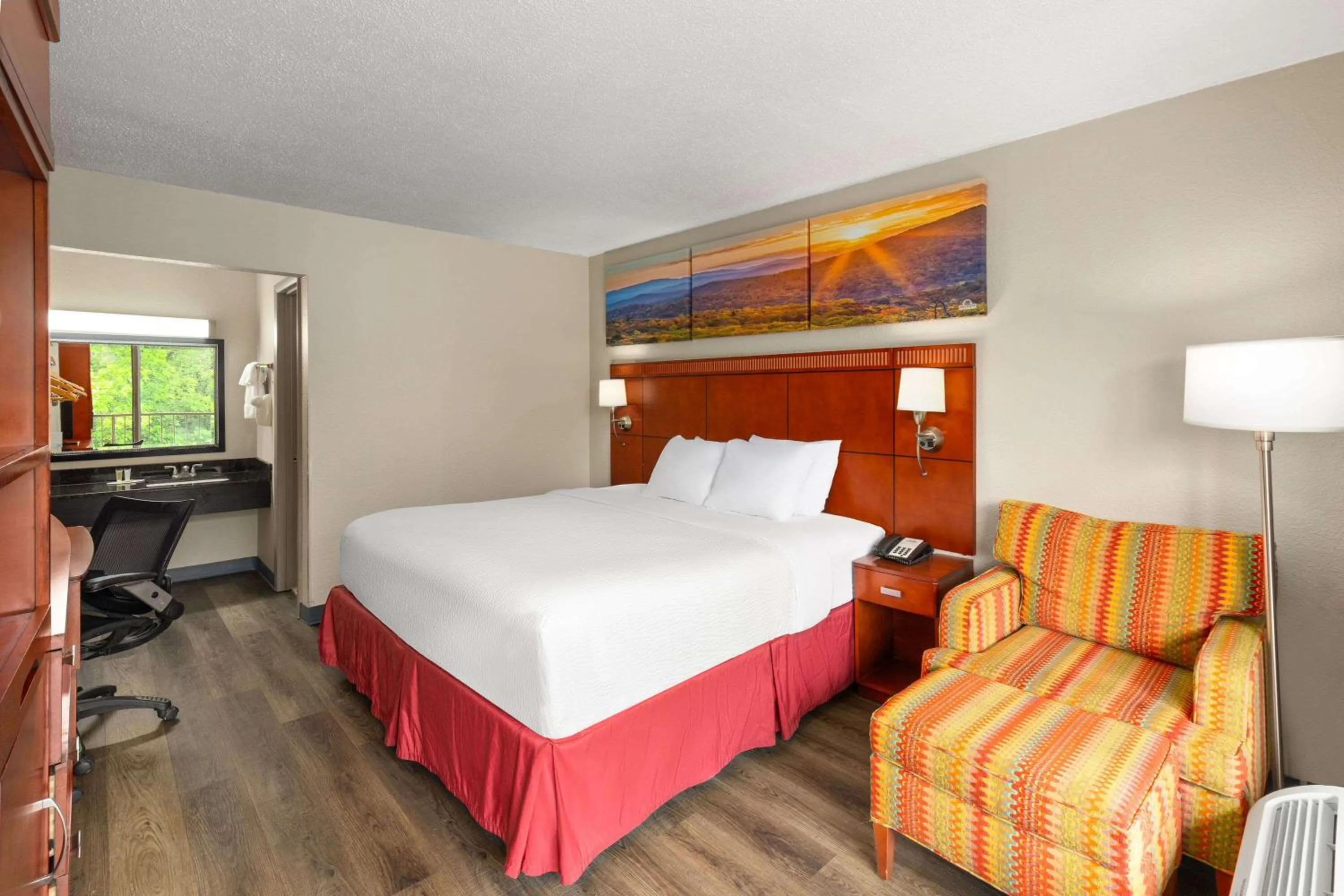 Photo of the whole room, Bed in Days Inn by Wyndham Knoxville East