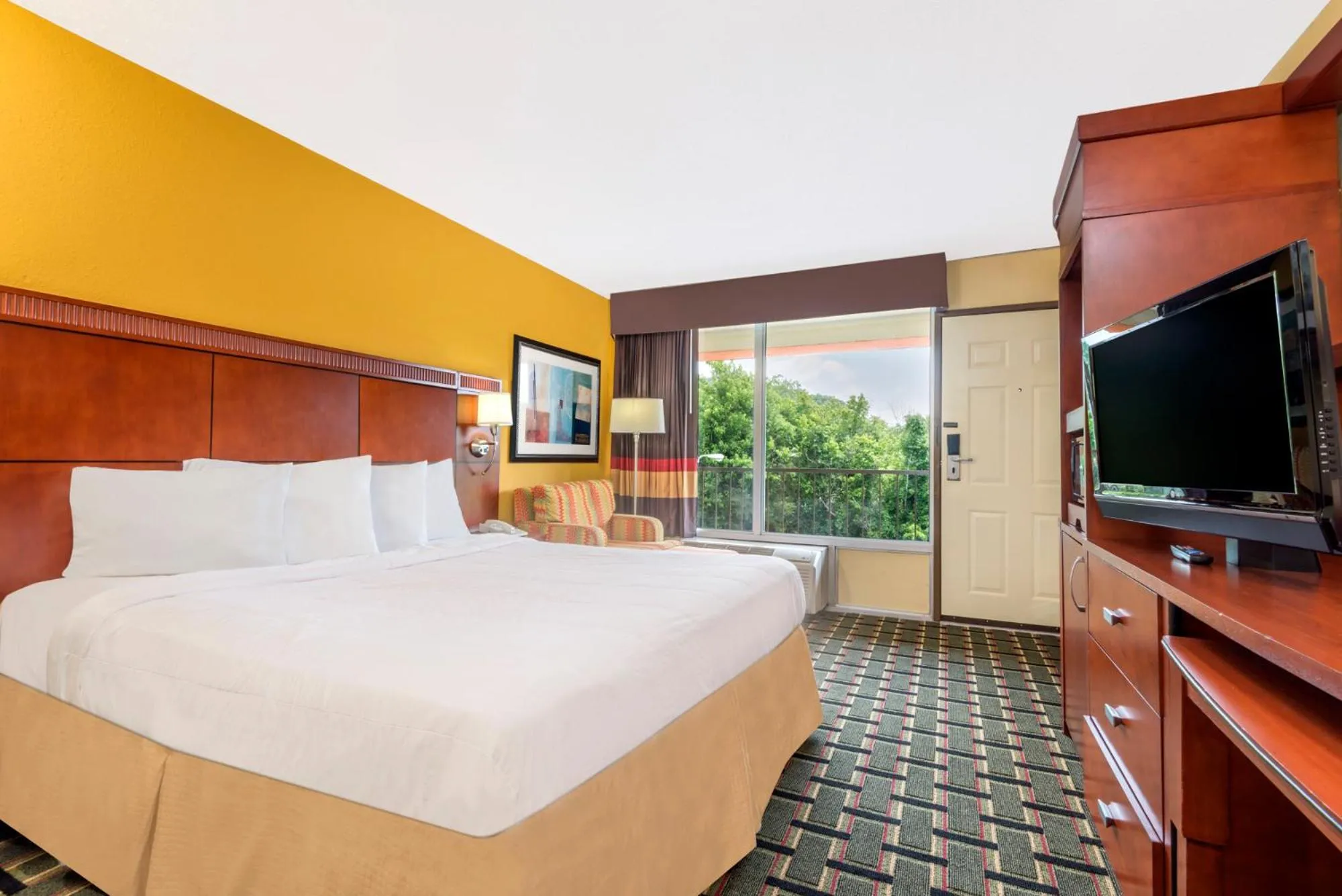 Bedroom, Bed in Days Inn by Wyndham Knoxville East